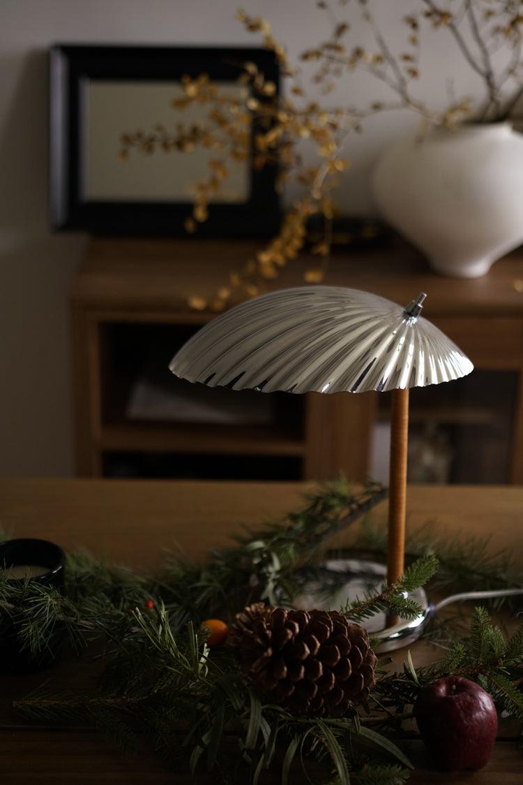 Brass Shell Table Lamp | Brass | Silver