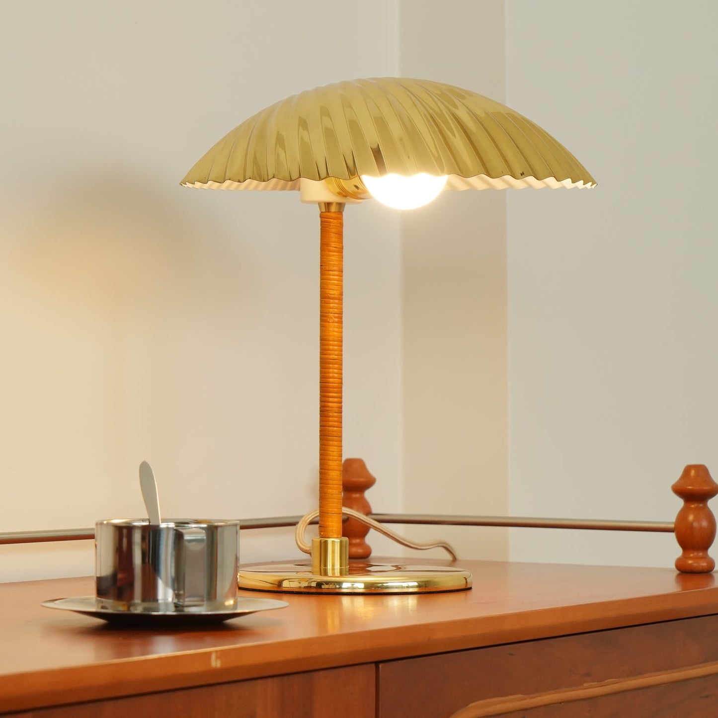 Brass Shell Table Lamp | Brass | Silver