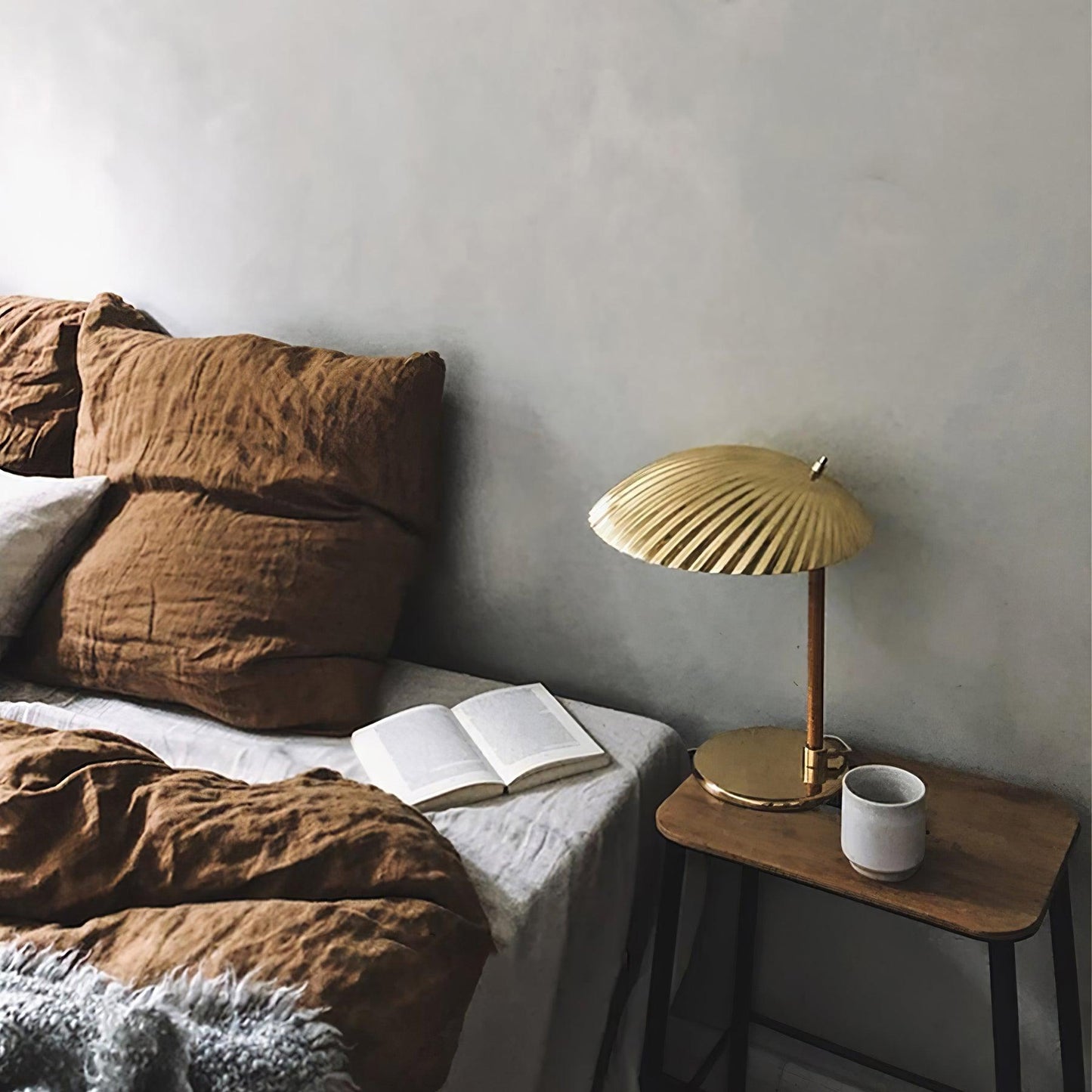 Brass Shell Table Lamp | Brass | Silver