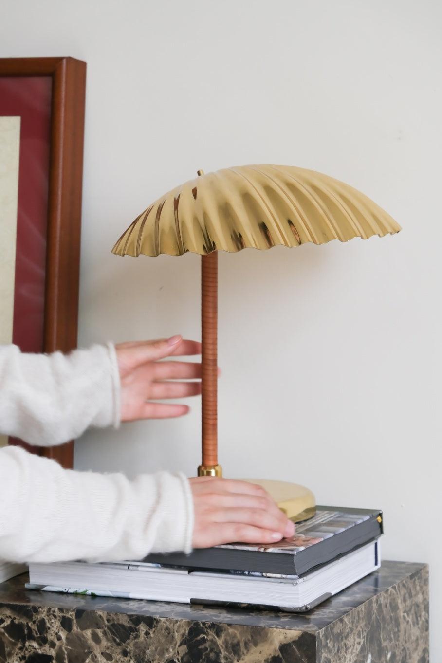 Brass Shell Table Lamp | Brass | Silver