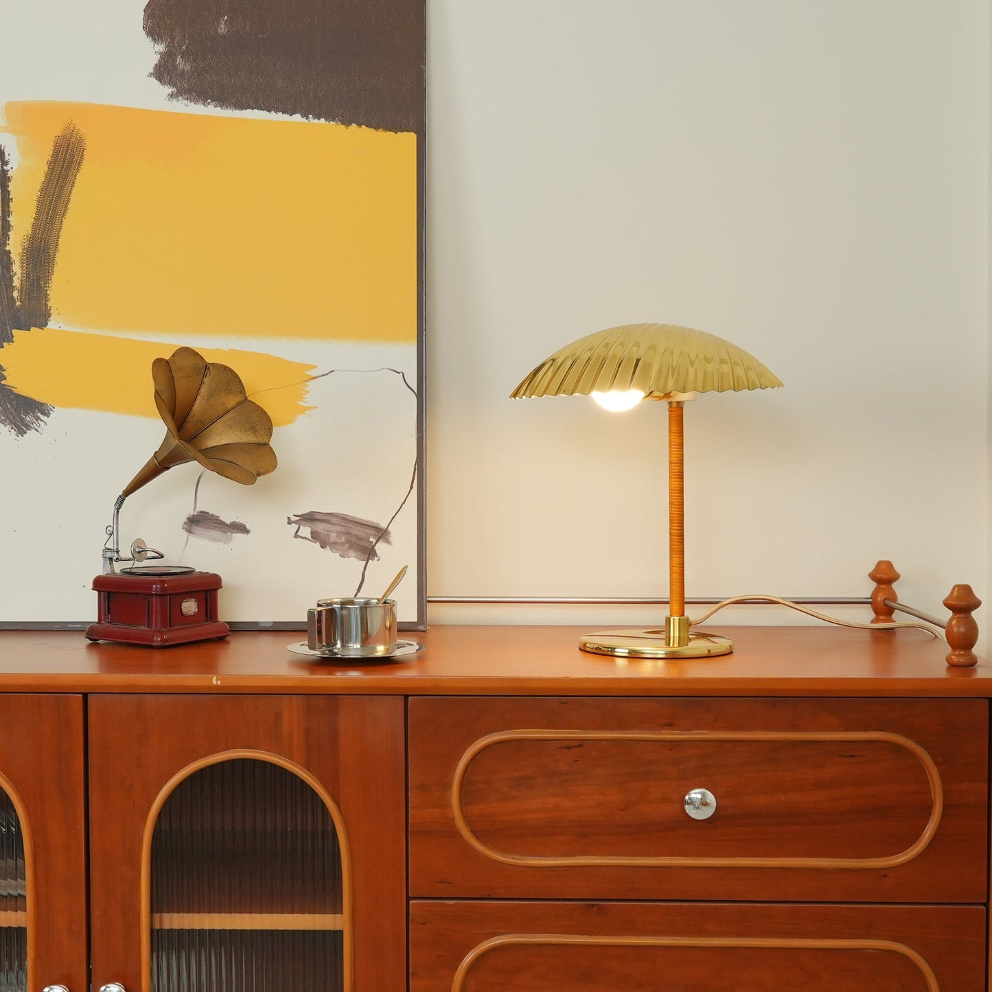 Brass Shell Table Lamp | Brass | Silver