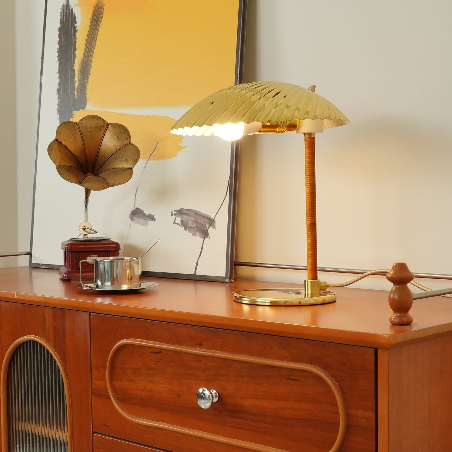 Brass Shell Table Lamp | Brass | Silver