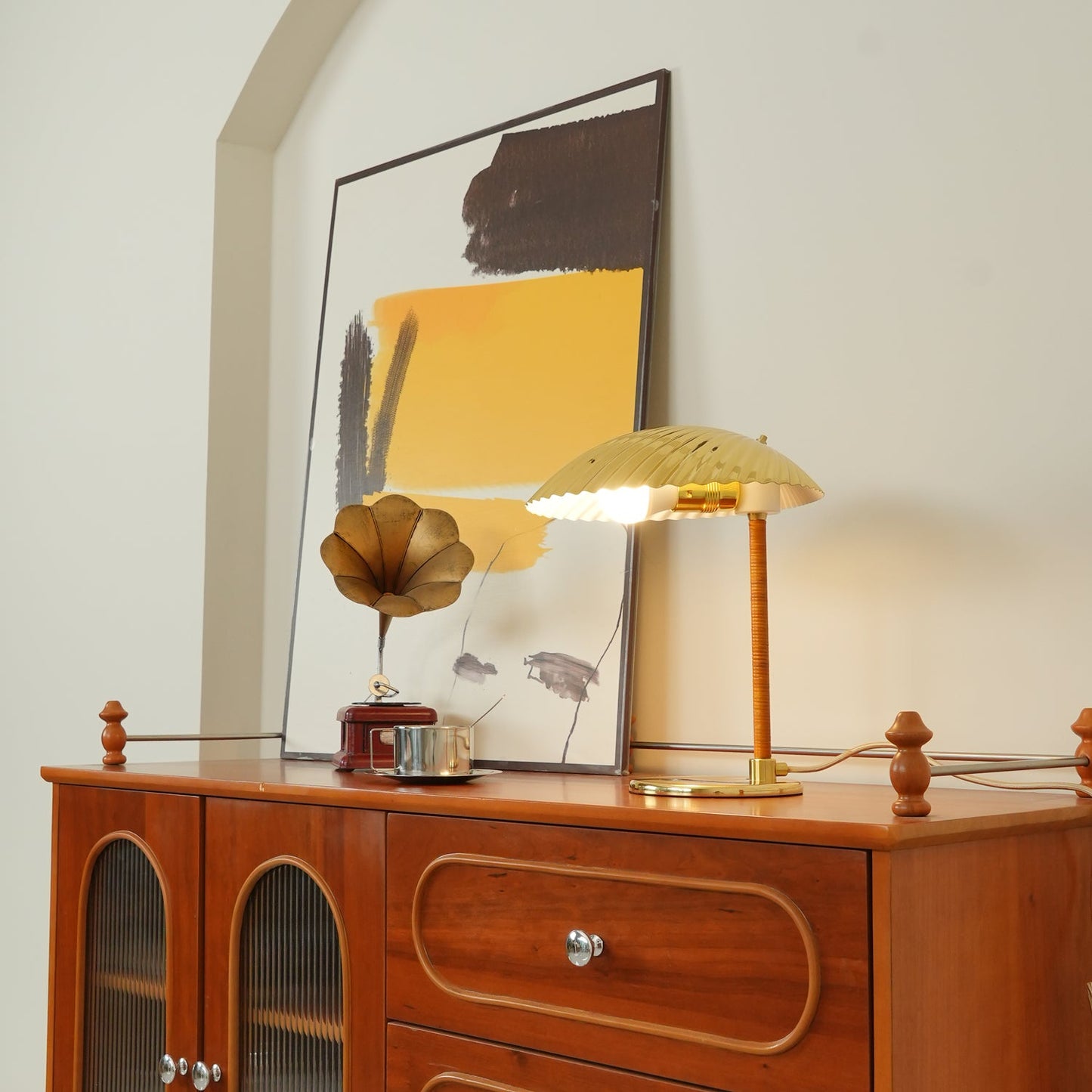 Brass Shell Table Lamp | Brass | Silver