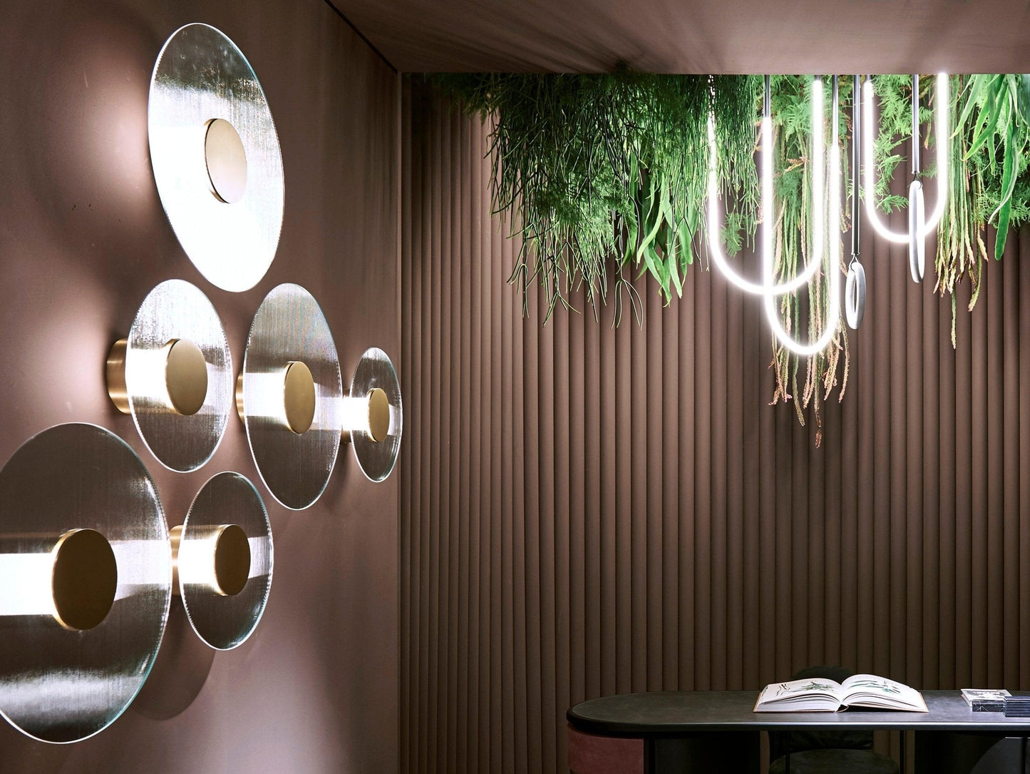 Button Wall Lamp | Brass Structure | Gold