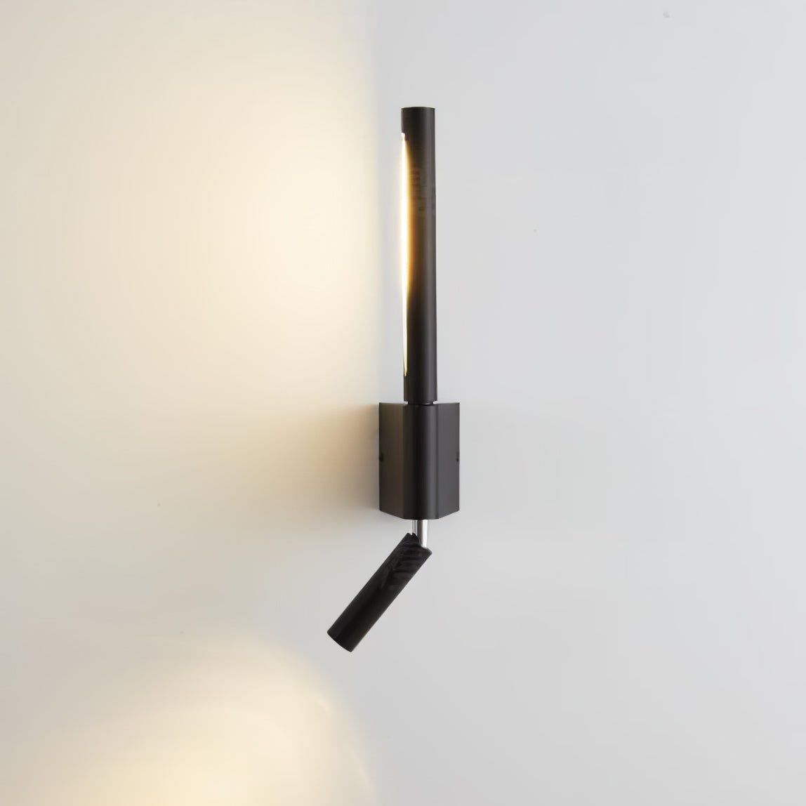 Canut LED Wall Light | Metal | Black and White