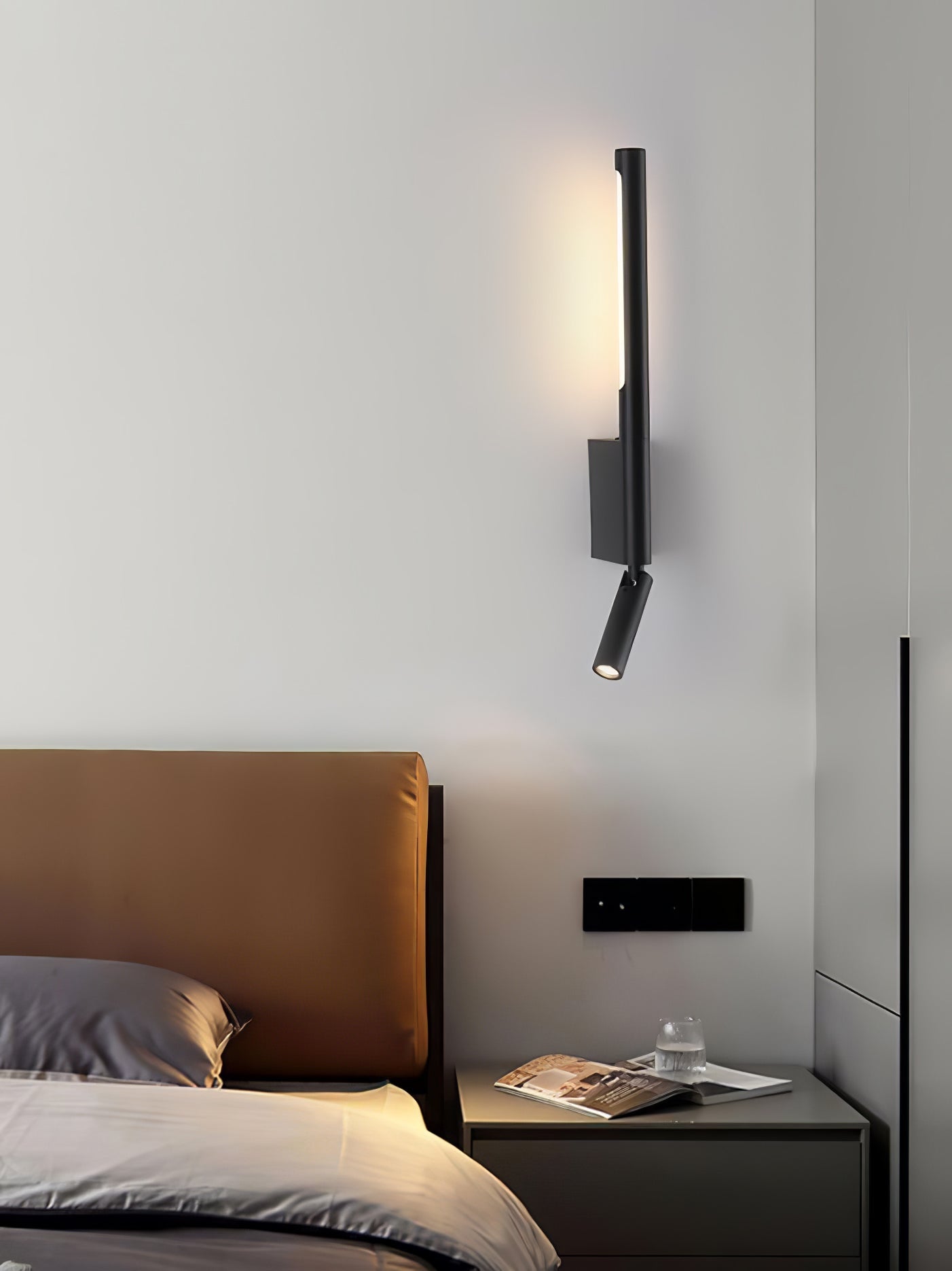 Canut LED Wall Light | Metal | Black and White