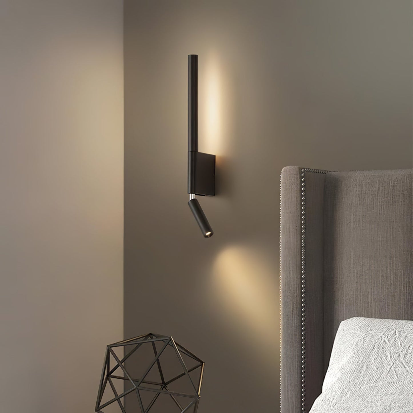 Canut LED Wall Light | Metal | Black and White