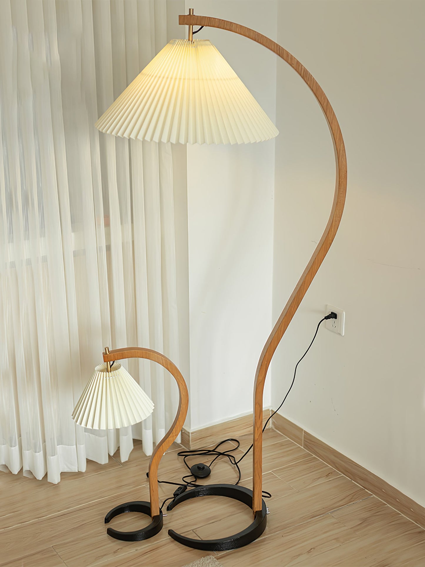 Mid-Century Floor Lamp | Beech Wood & Linen | White, Beige, Brown