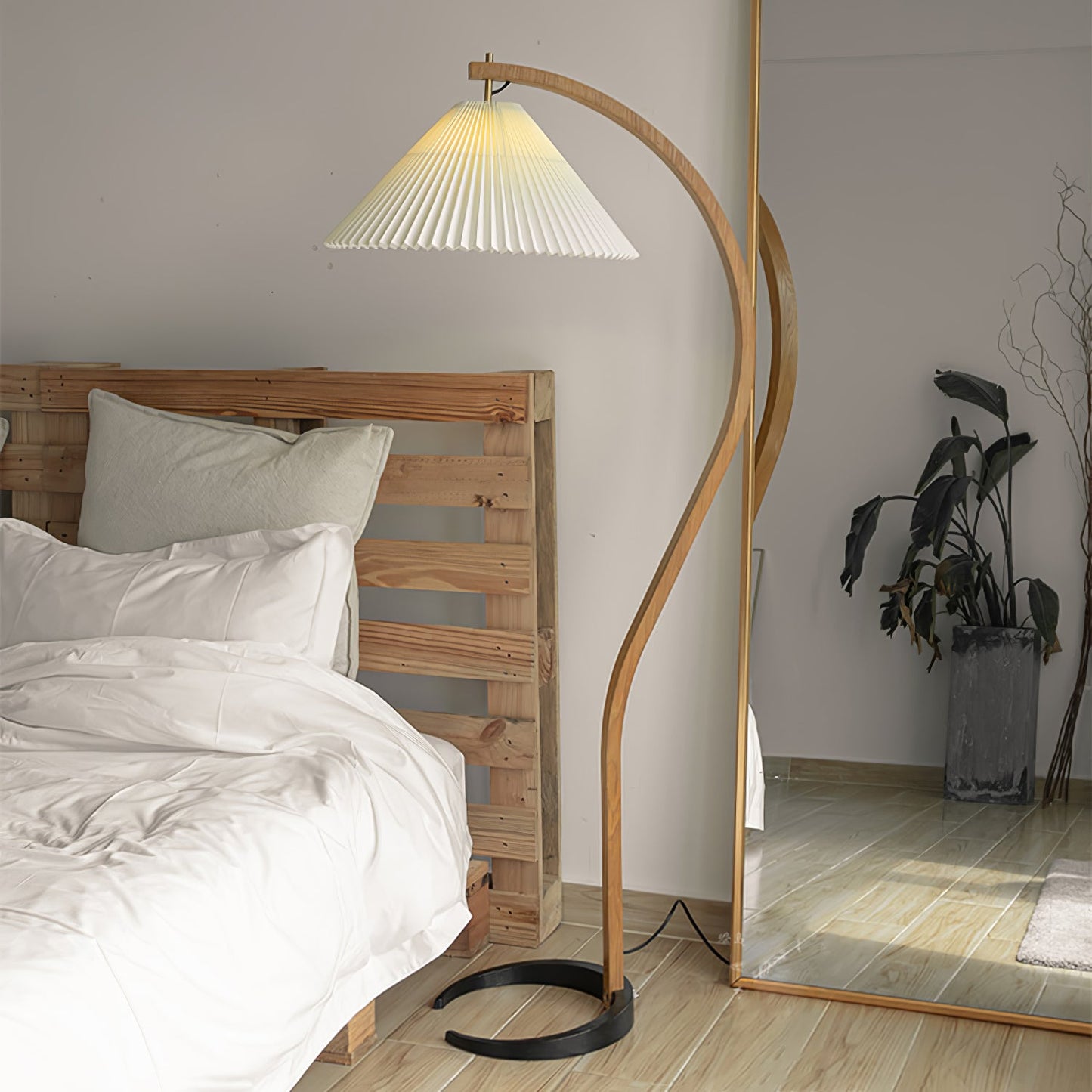 Mid-Century Floor Lamp | Beech Wood & Linen | White, Beige, Brown
