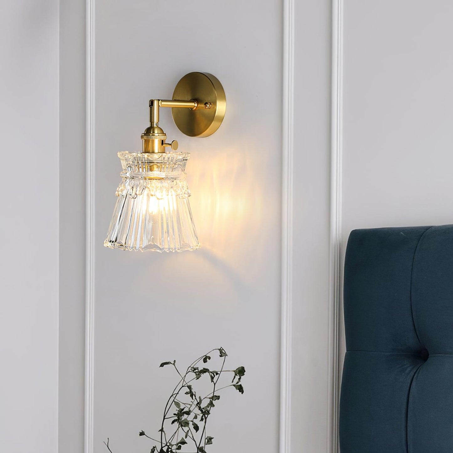 Chaika Wall Lamp | Glass & Brass | Clear