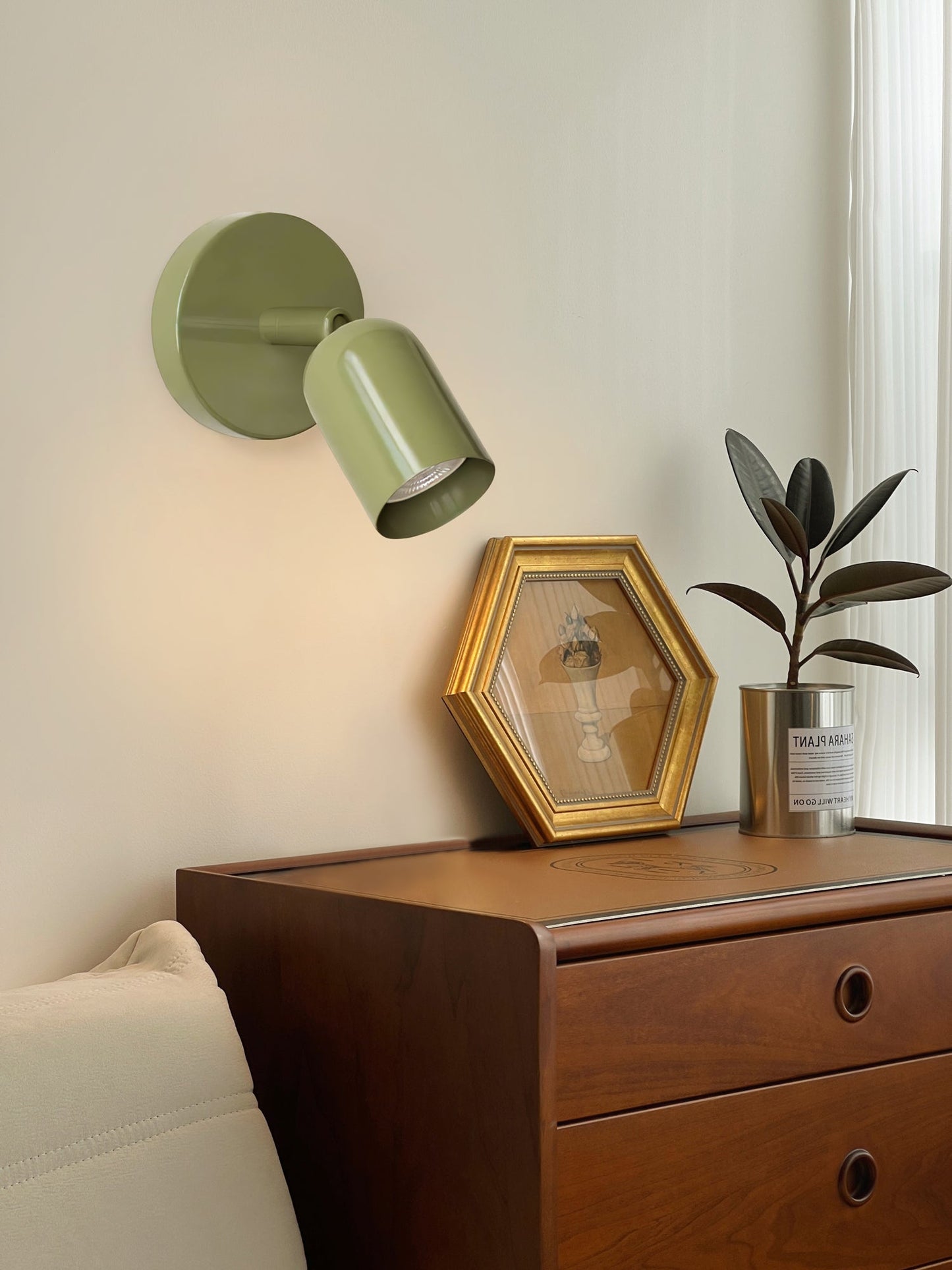 Couleur Adjustable Wall Lamp | Metal | Black, Pink, Red, Green, Beige