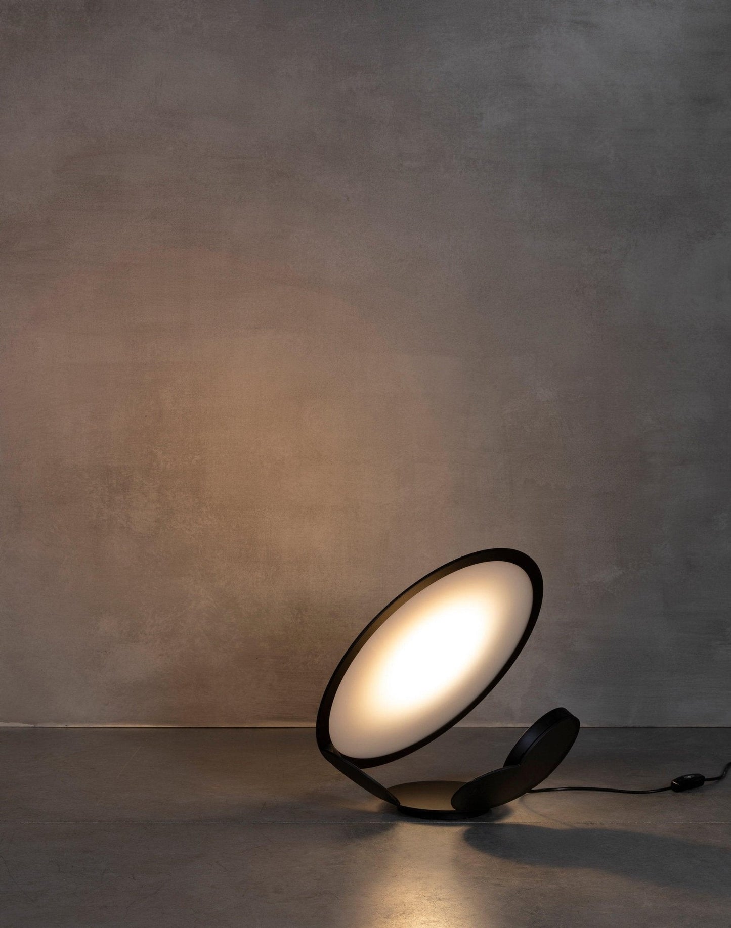 Cut Table Lamp | Adjustable Design | Black & White