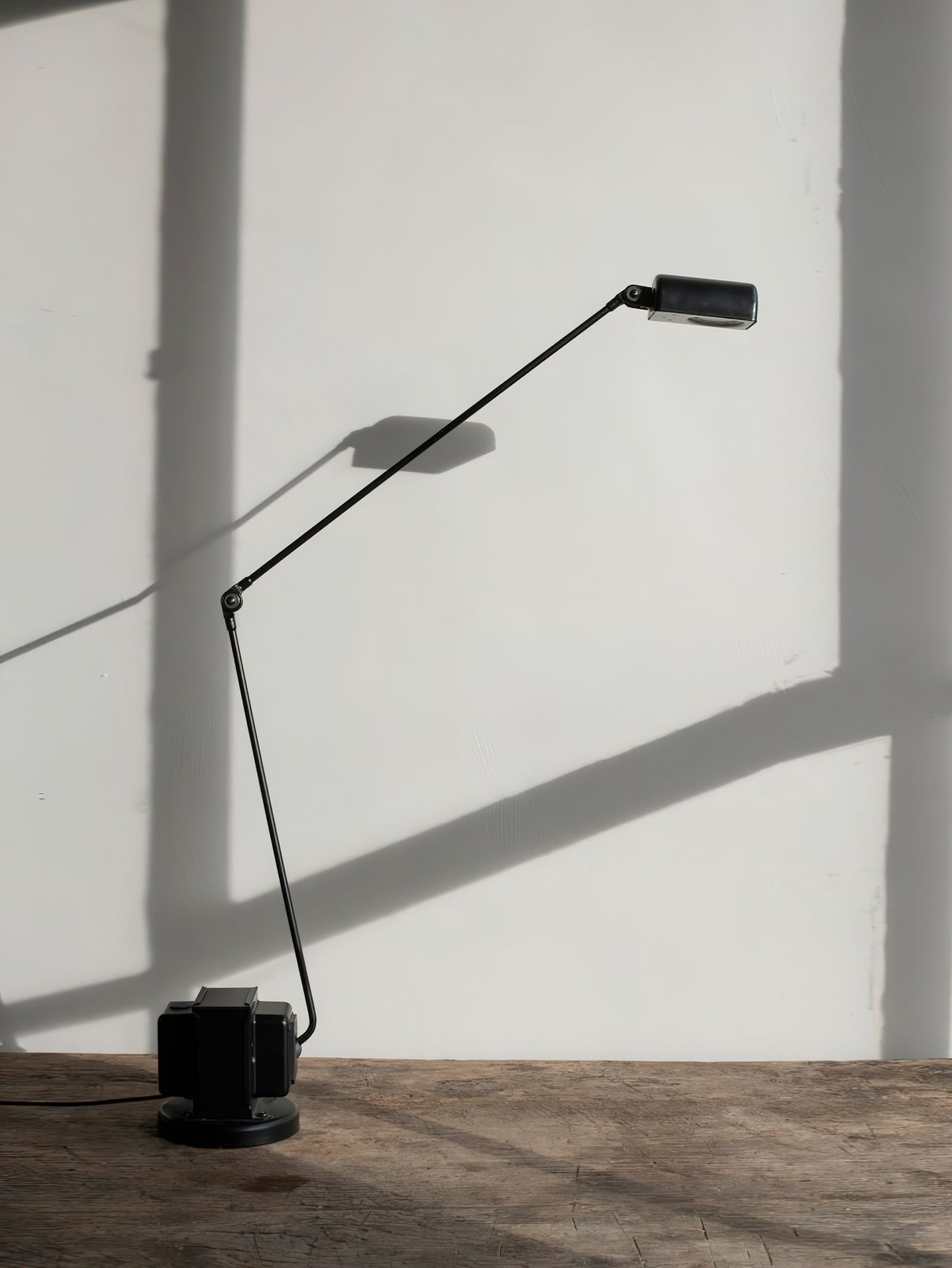 Dynamo Table Lamp | Rotating Diffuser | Dimmable LED