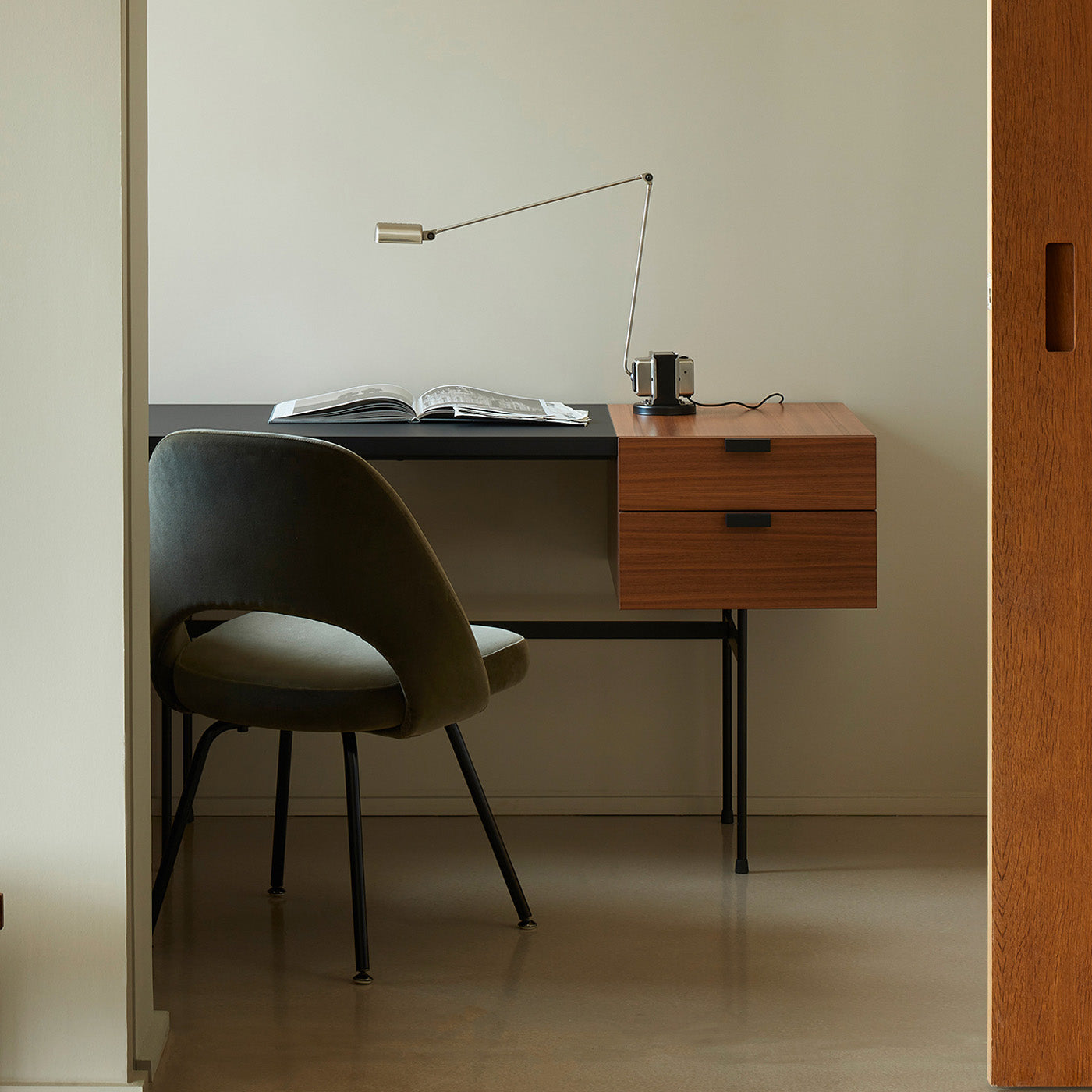 Dynamo Table Lamp | Rotating Diffuser | Dimmable LED