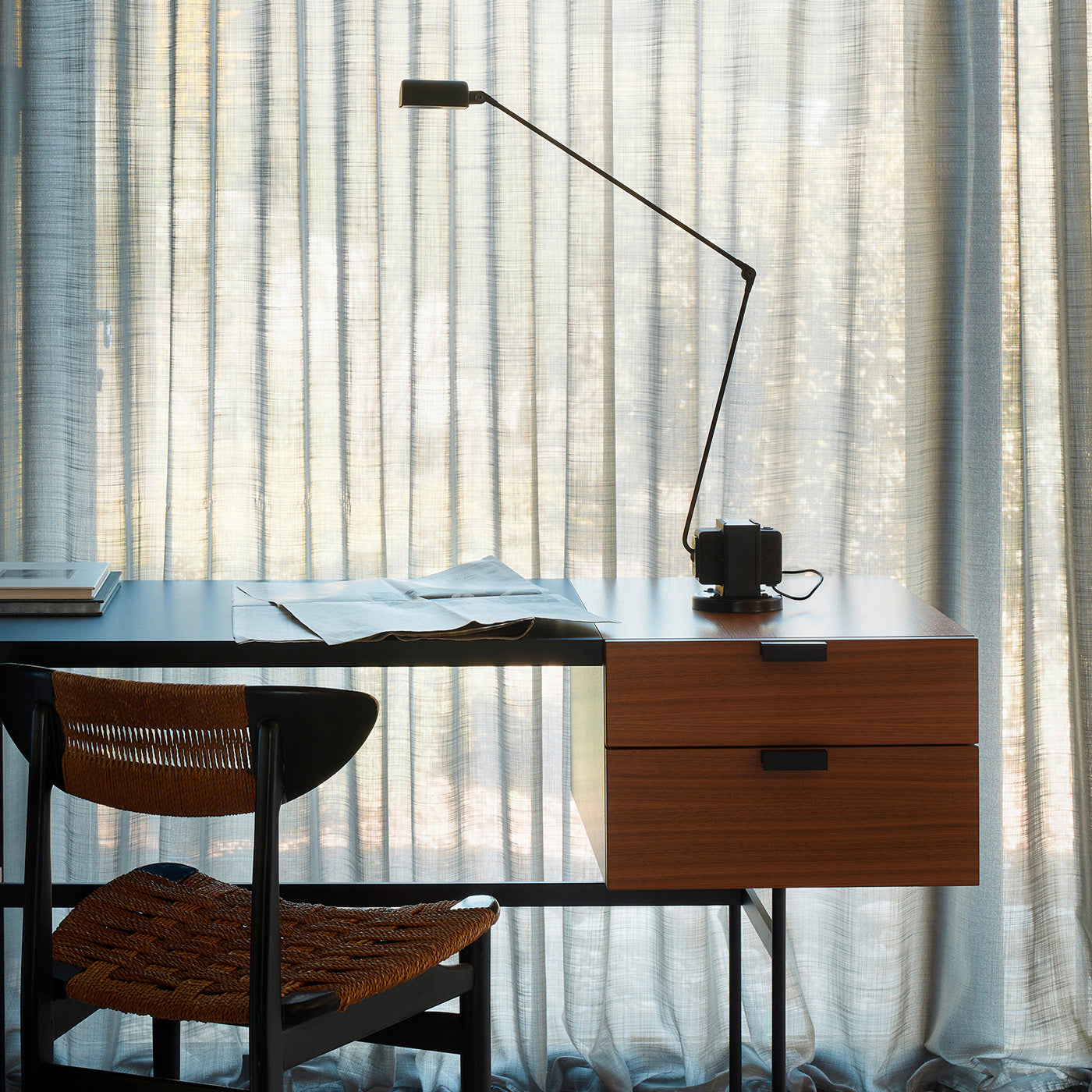 Dynamo Table Lamp | Rotating Diffuser | Dimmable LED