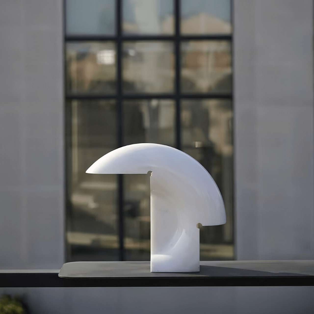 Elios Marble Table Lamp | Marble | White