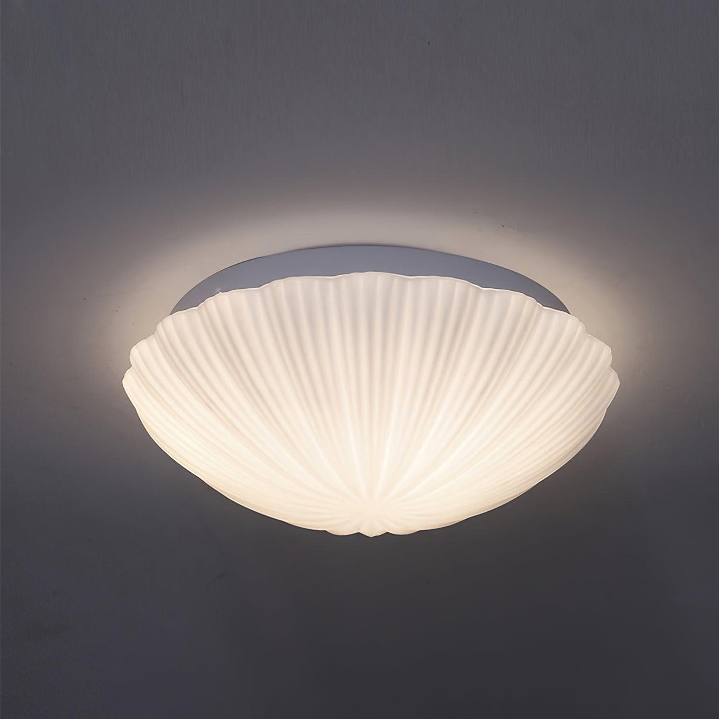Seashell Ceiling Lamp | Integrated LED | White | 25cm/35cm Diameter