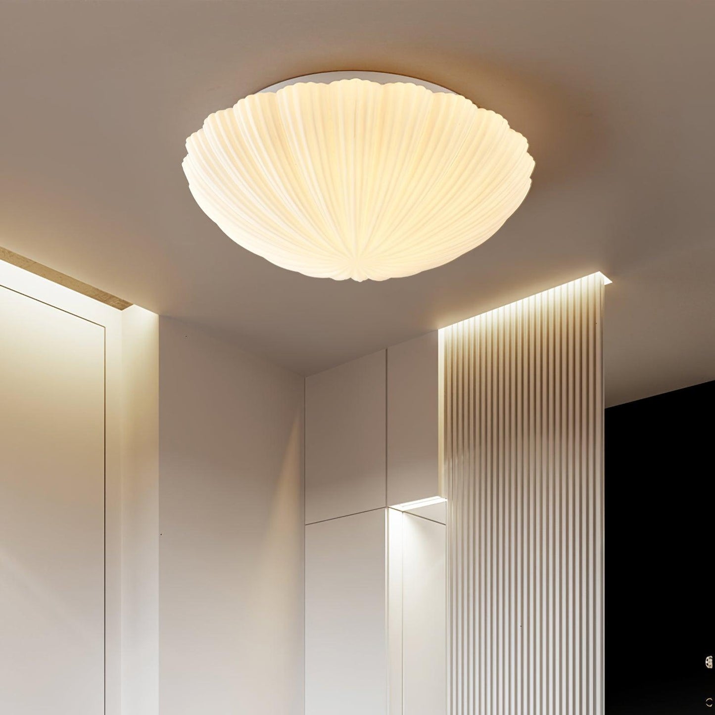 Seashell Ceiling Lamp | Integrated LED | White | 25cm/35cm Diameter