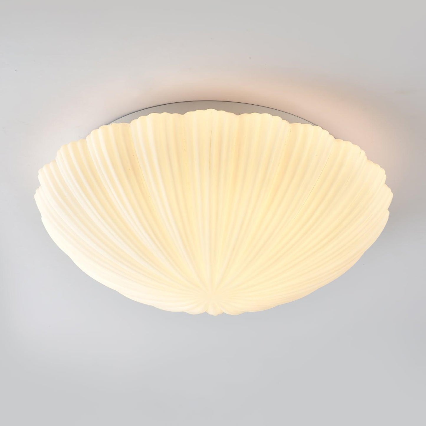Seashell Ceiling Lamp | Integrated LED | White | 25cm/35cm Diameter