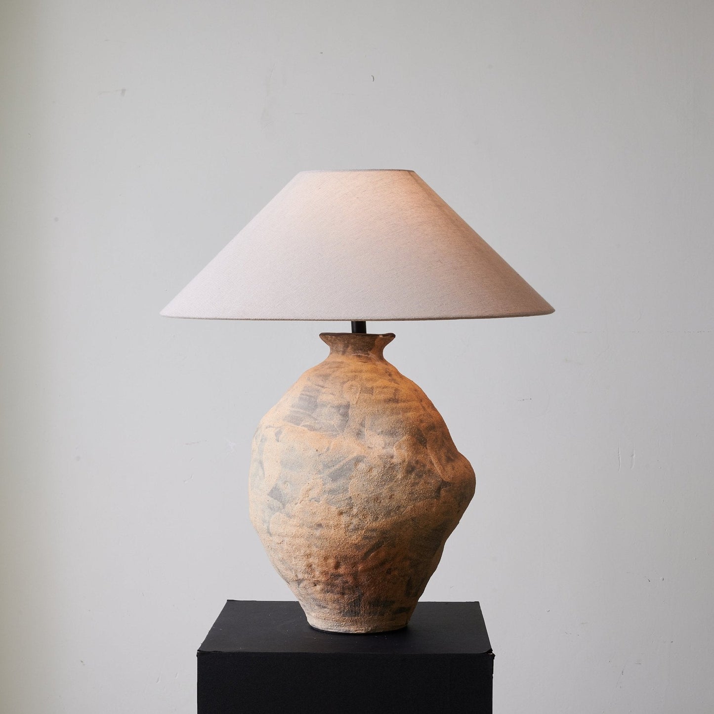 Duna Table Lamp | Sculpted Clay | Beige Shade