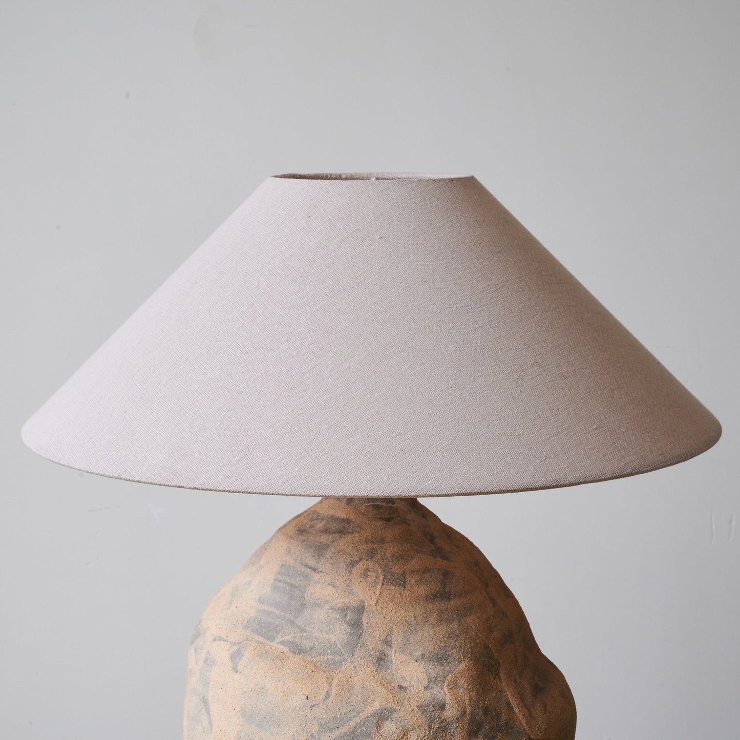 Duna Table Lamp | Sculpted Clay | Beige Shade