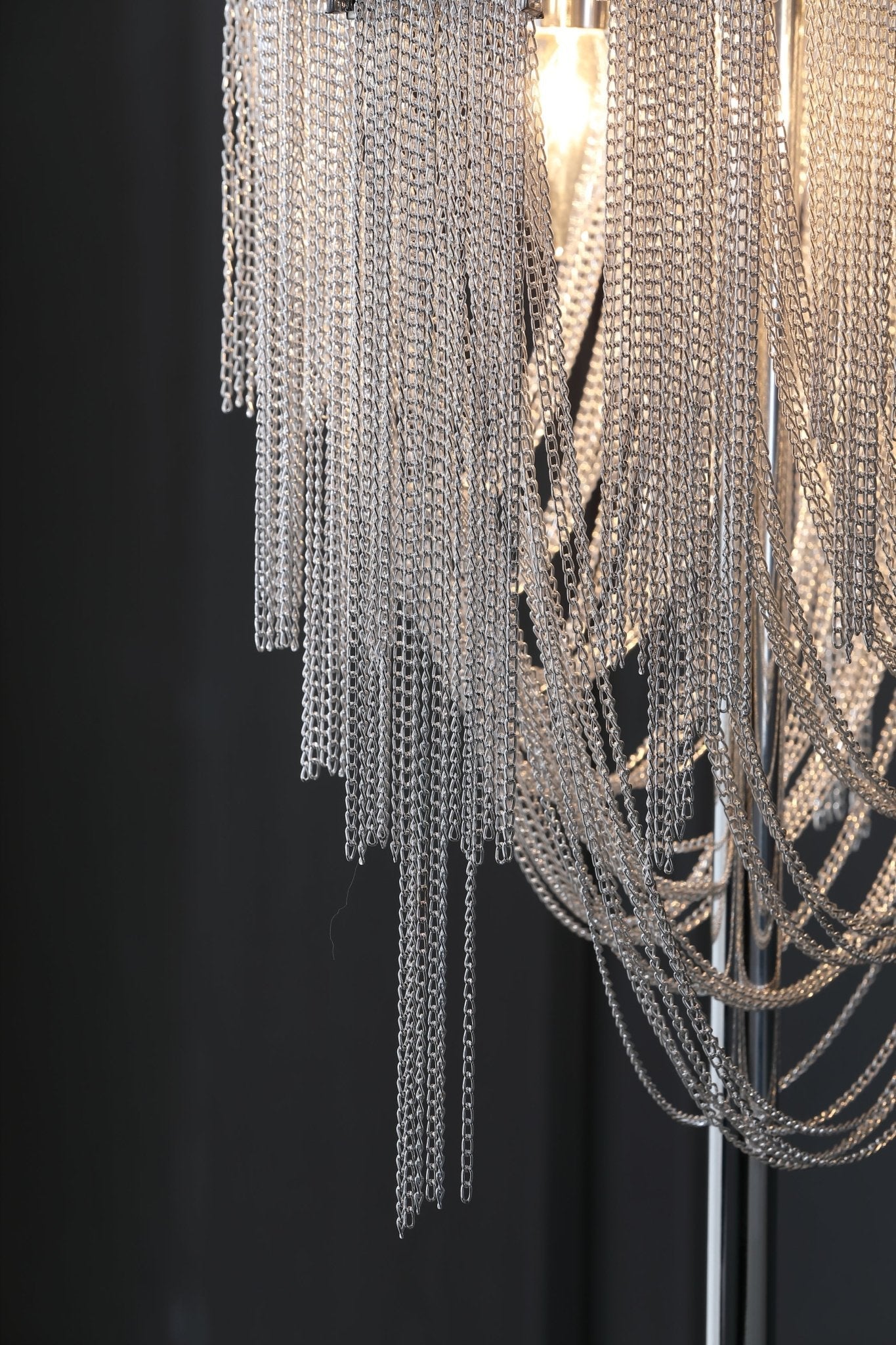Chains Tassel Table Lamp | Metal, Stainless Steel | Gold, Chrome