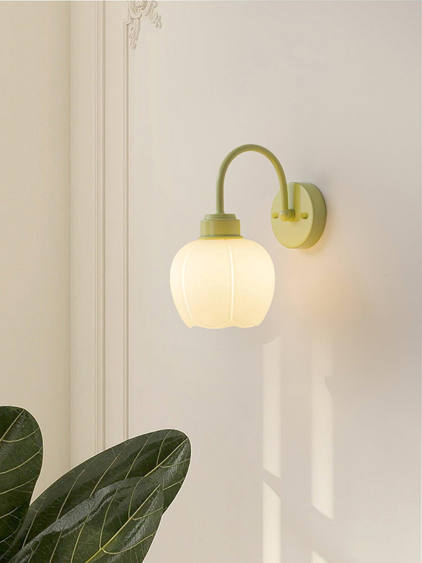 Enchanting Wall Light | Flower Design | Green/White