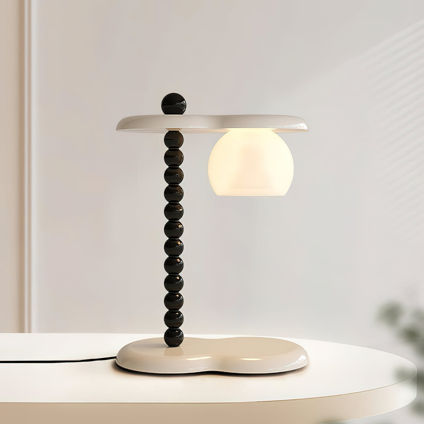 Everalda Table Lamp | Metal & Glass | Green+Red, Red+Black, Beige+Black, Beige