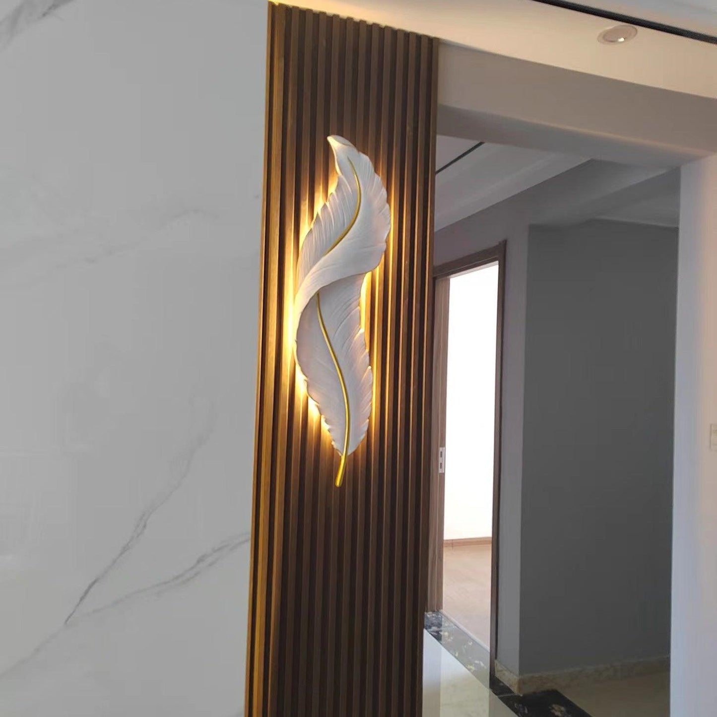Feather Wall Lamp | Resin | Gold, White