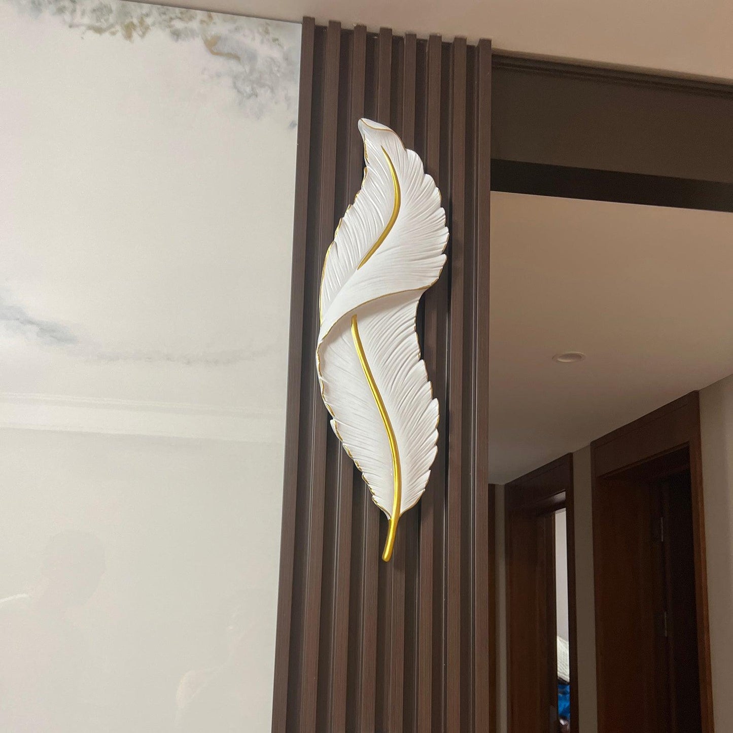 Feather Wall Lamp | Resin | Gold, White
