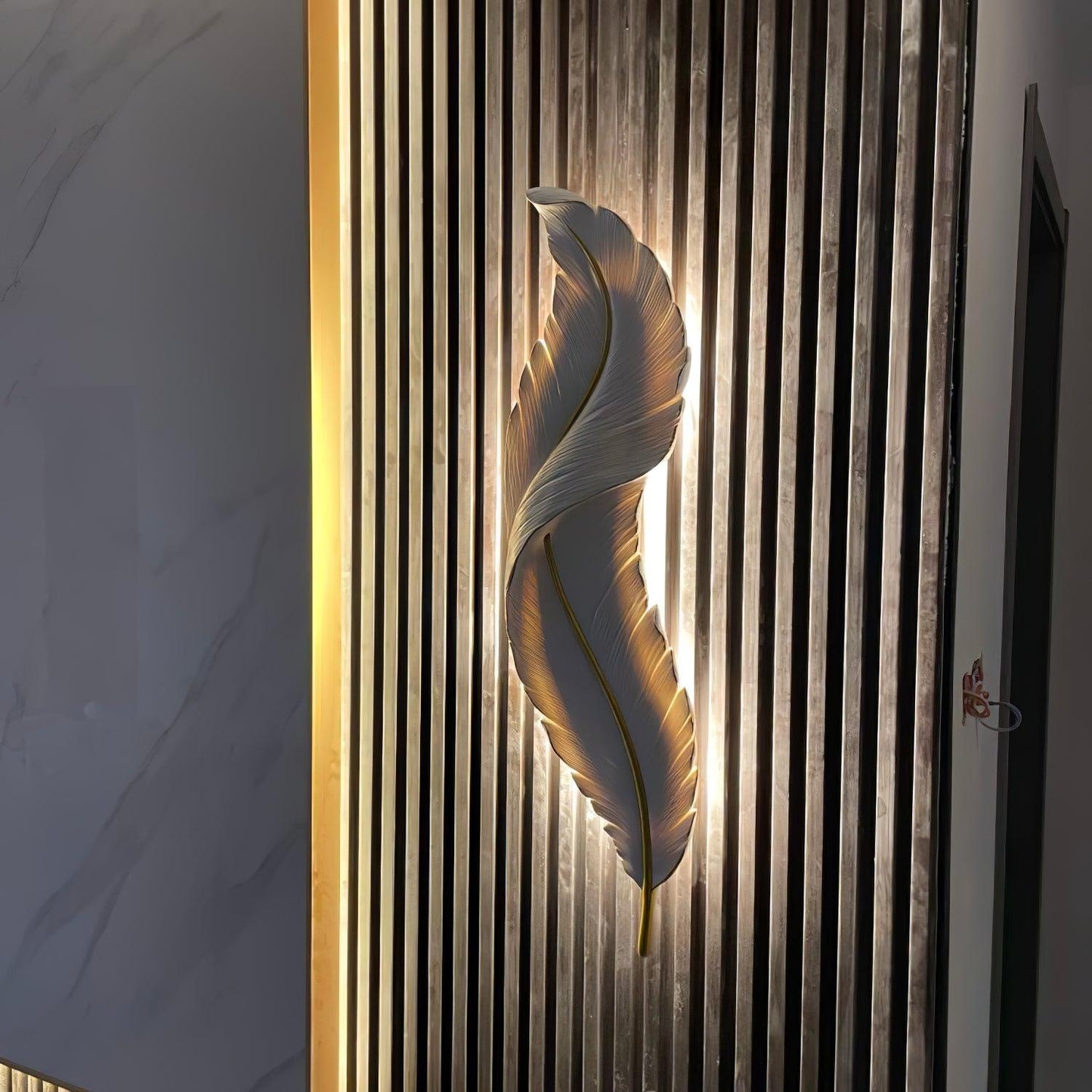 Feather Wall Lamp | Resin | Gold, White
