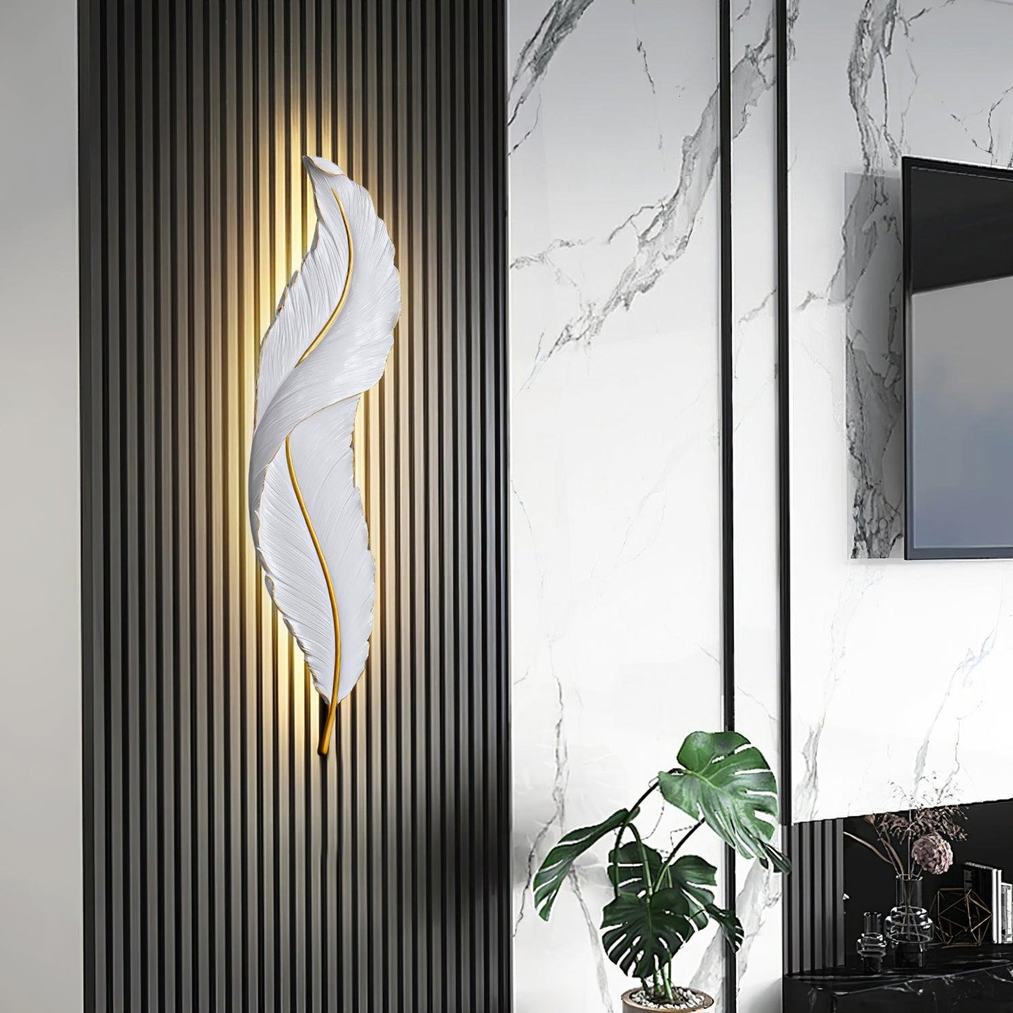 Feather Wall Lamp | Resin | Gold, White