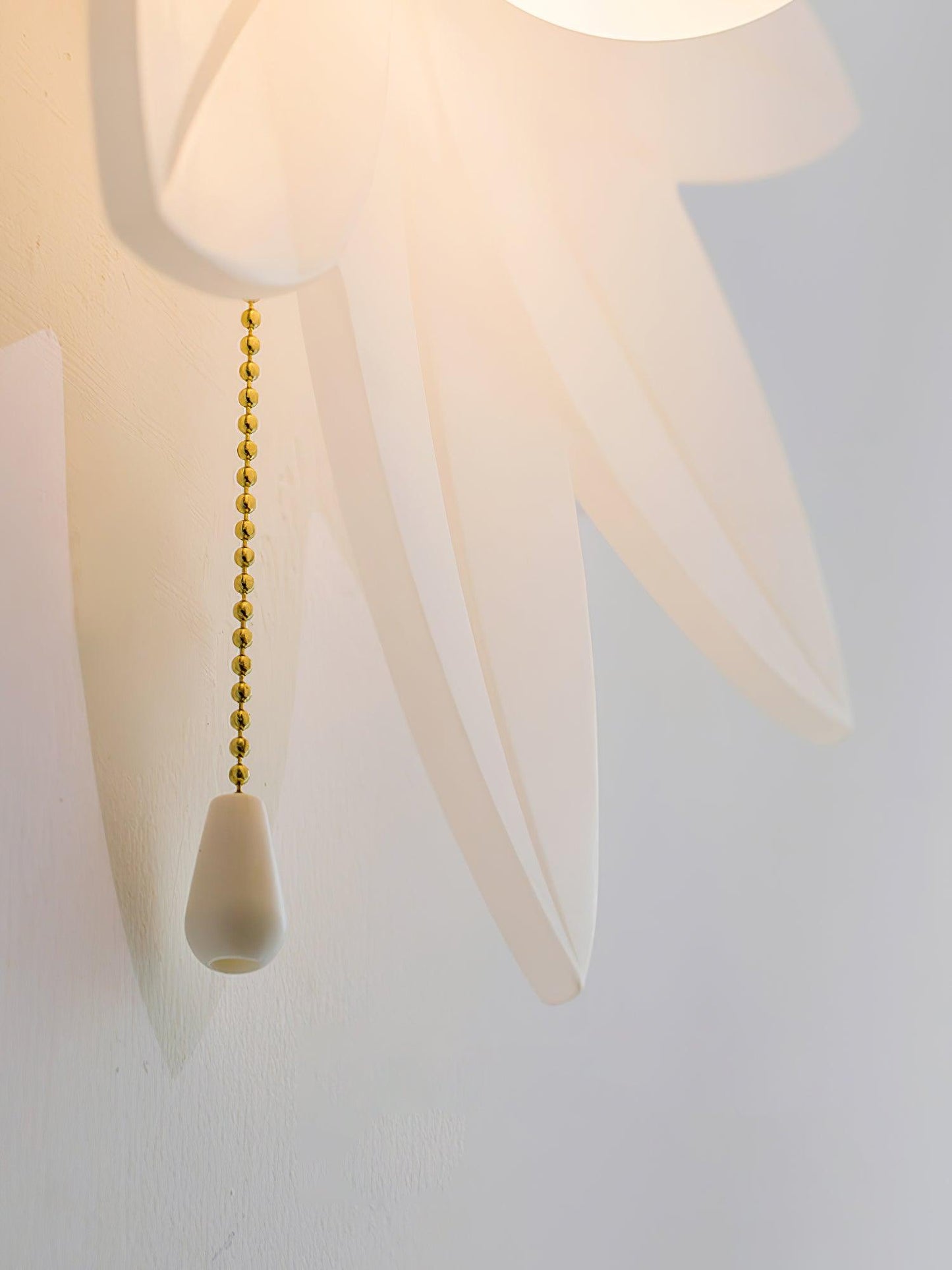 Flowers Wall Lamp | Resin & PC | White