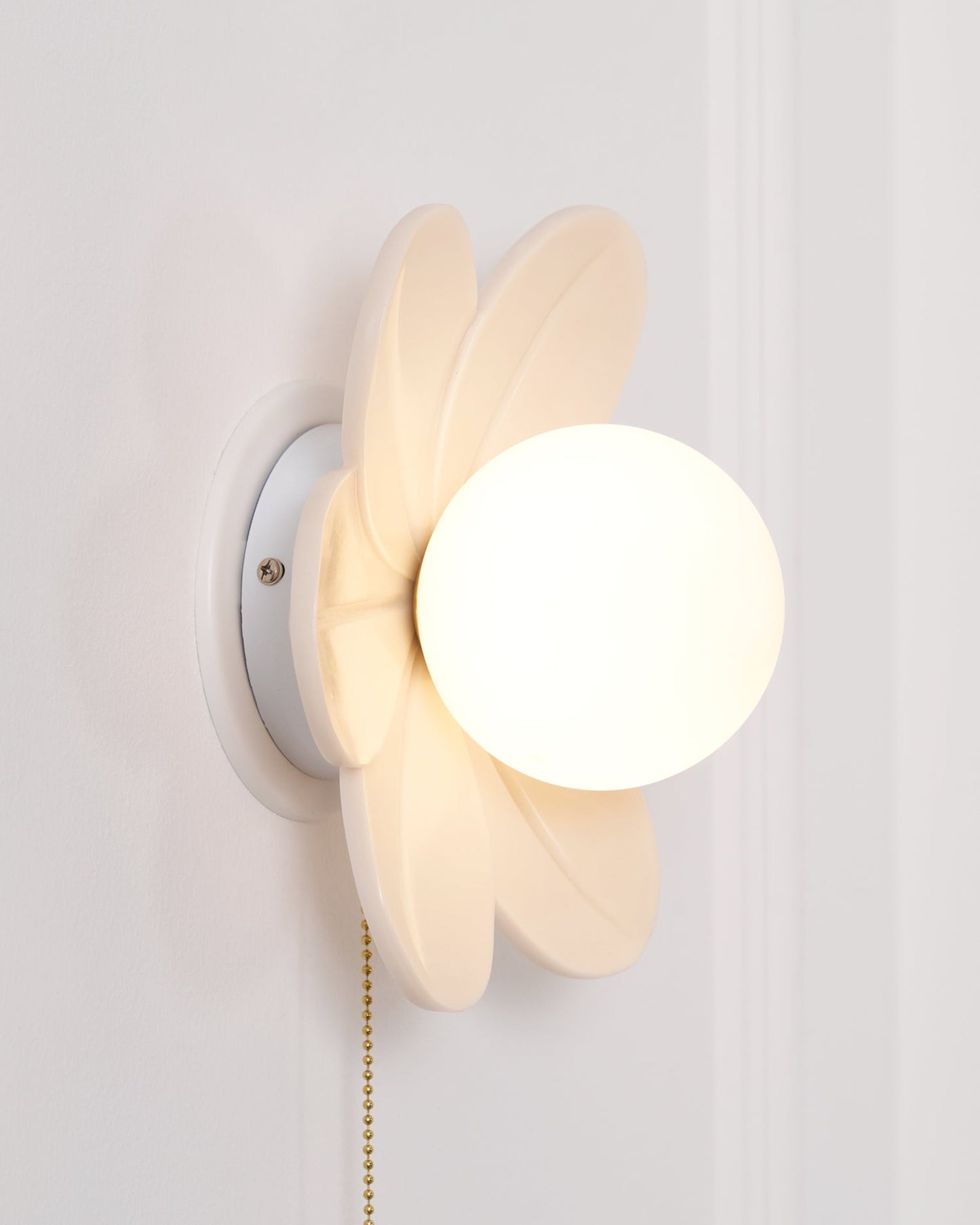 Flowers Wall Lamp | Resin & PC | White