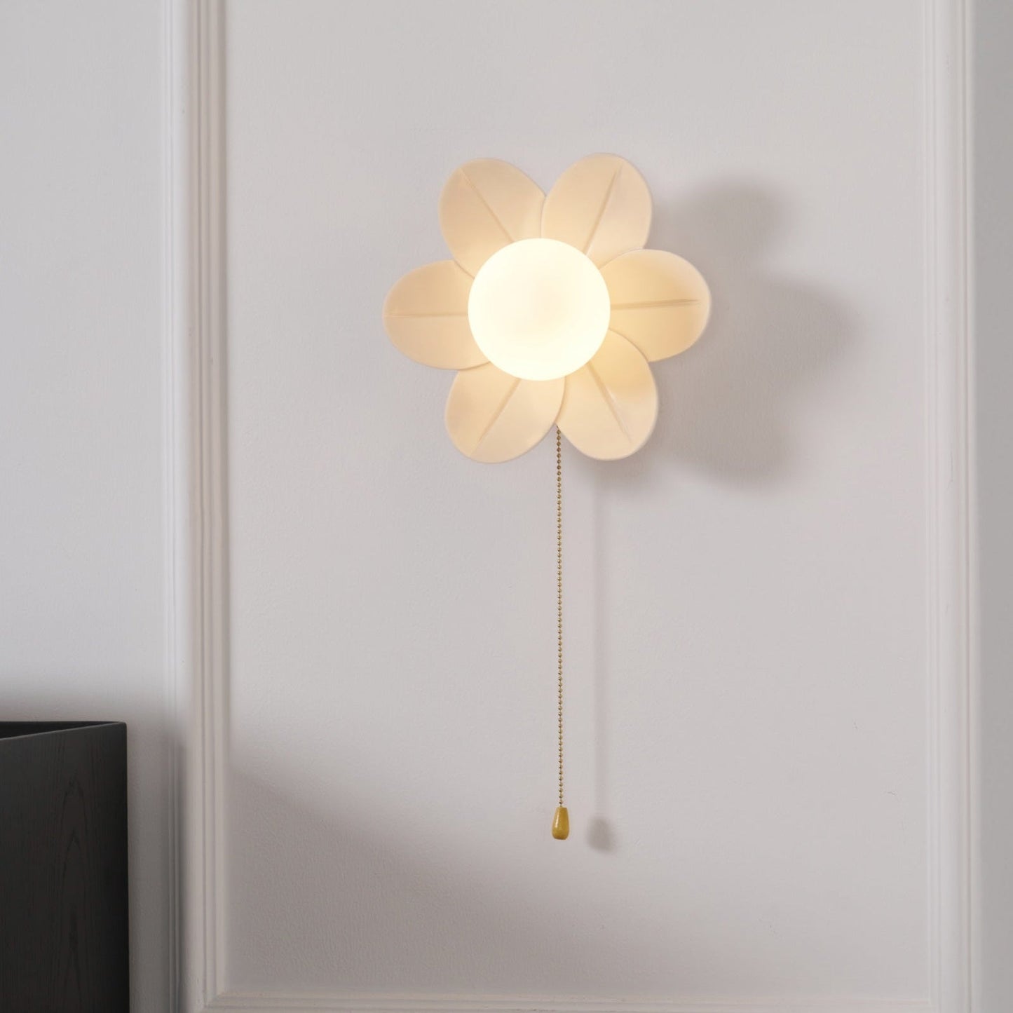 Flowers Wall Lamp | Resin & PC | White