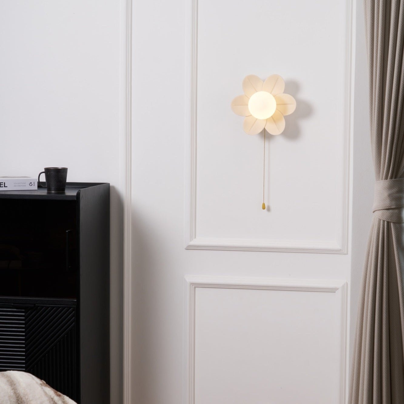 Flowers Wall Lamp | Resin & PC | White