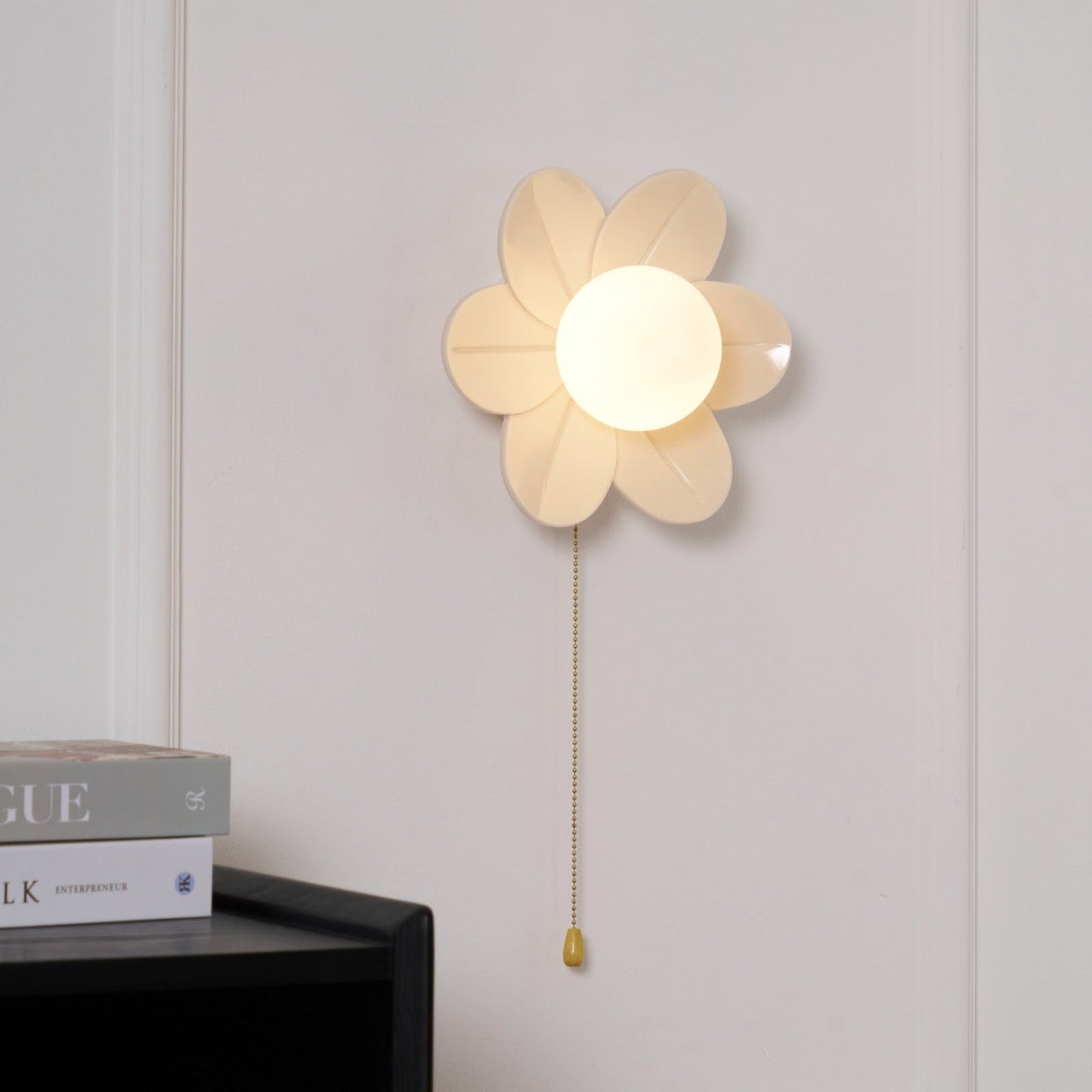 Flowers Wall Lamp | Resin & PC | White
