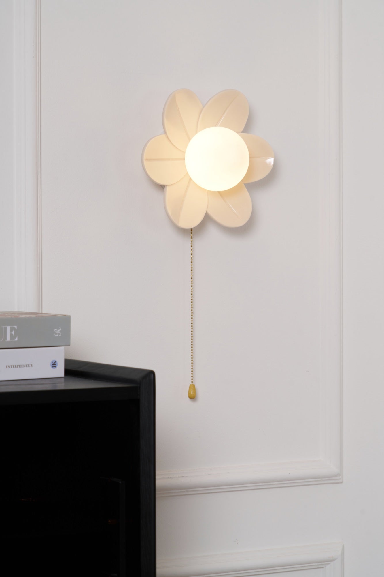 Flowers Wall Lamp | Resin & PC | White
