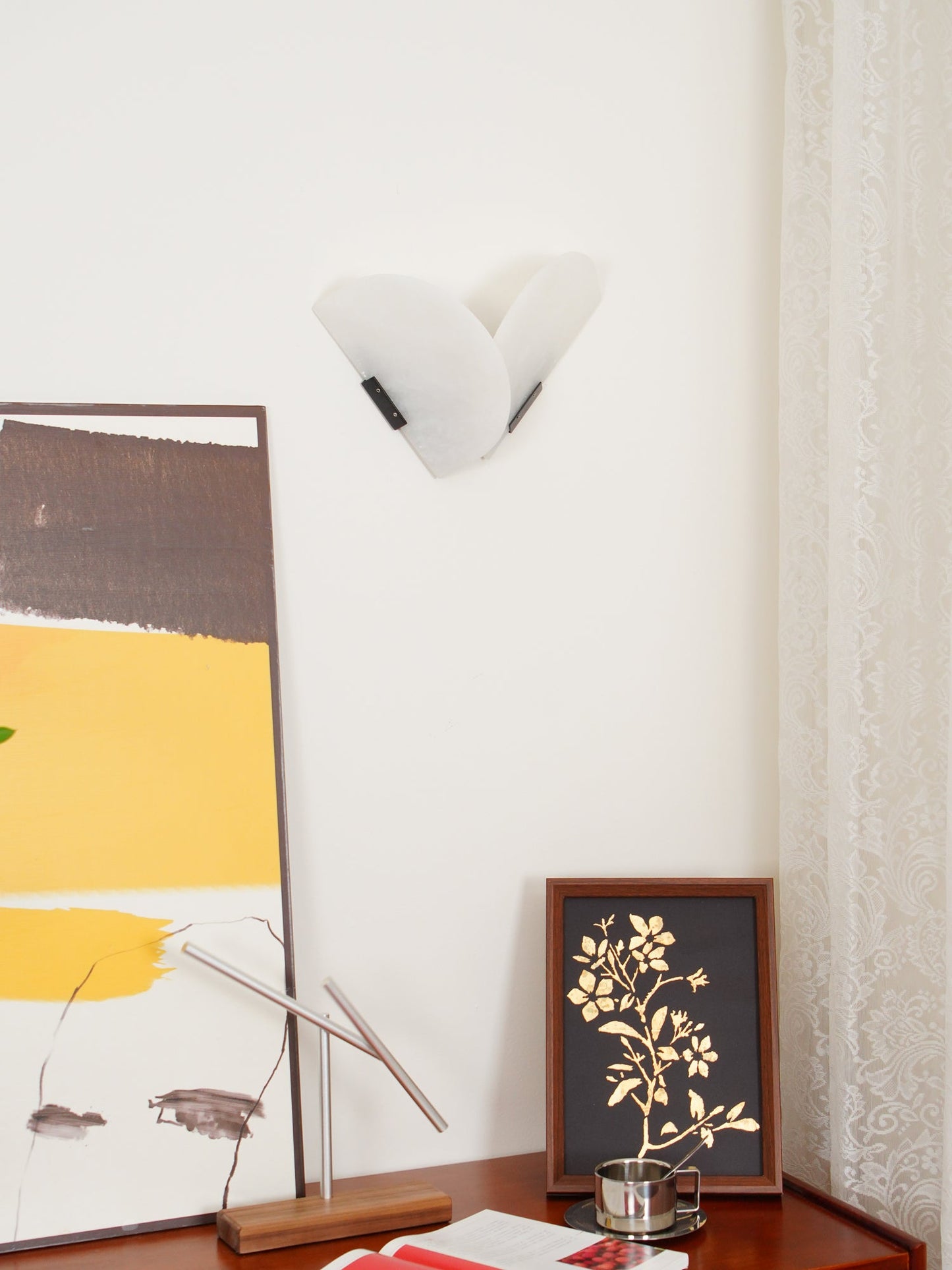 Fly Gaby Wall Lamp | Alabaster & Metal | White