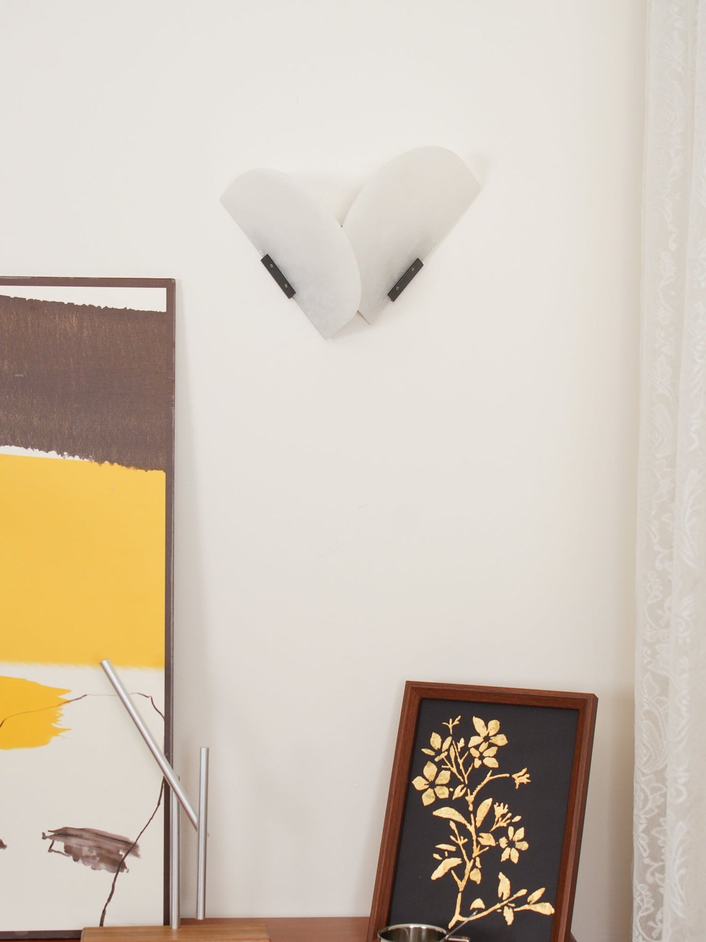 Fly Gaby Wall Lamp | Alabaster & Metal | White