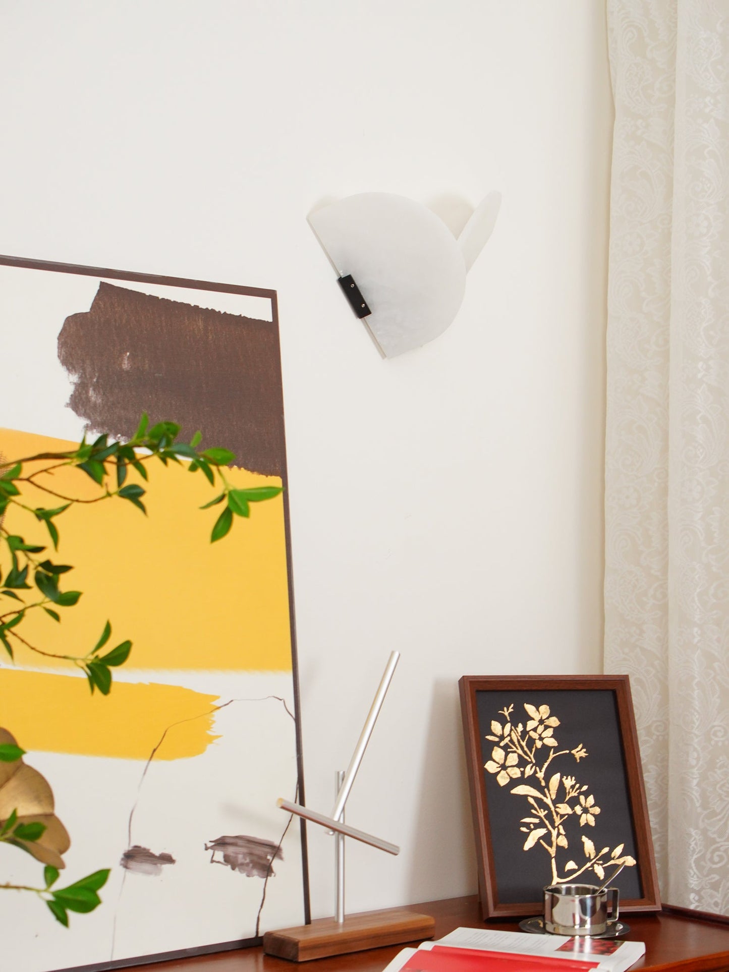 Fly Gaby Wall Lamp | Alabaster & Metal | White