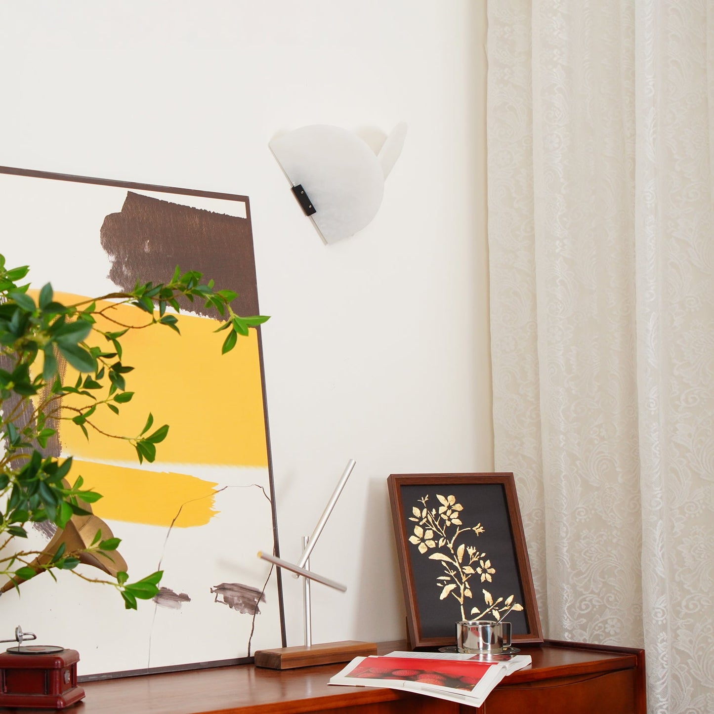 Fly Gaby Wall Lamp | Alabaster & Metal | White