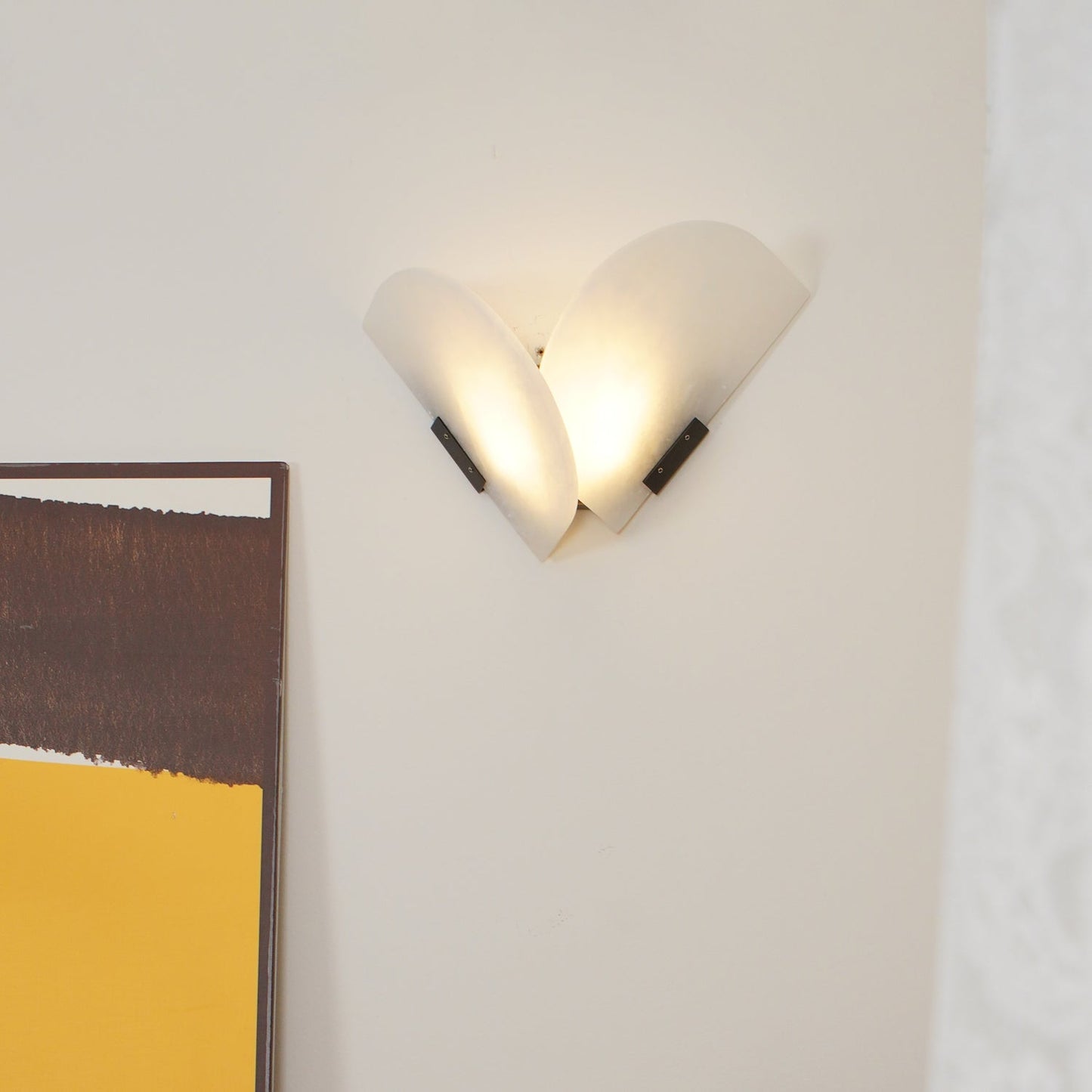 Fly Gaby Wall Lamp | Alabaster & Metal | White