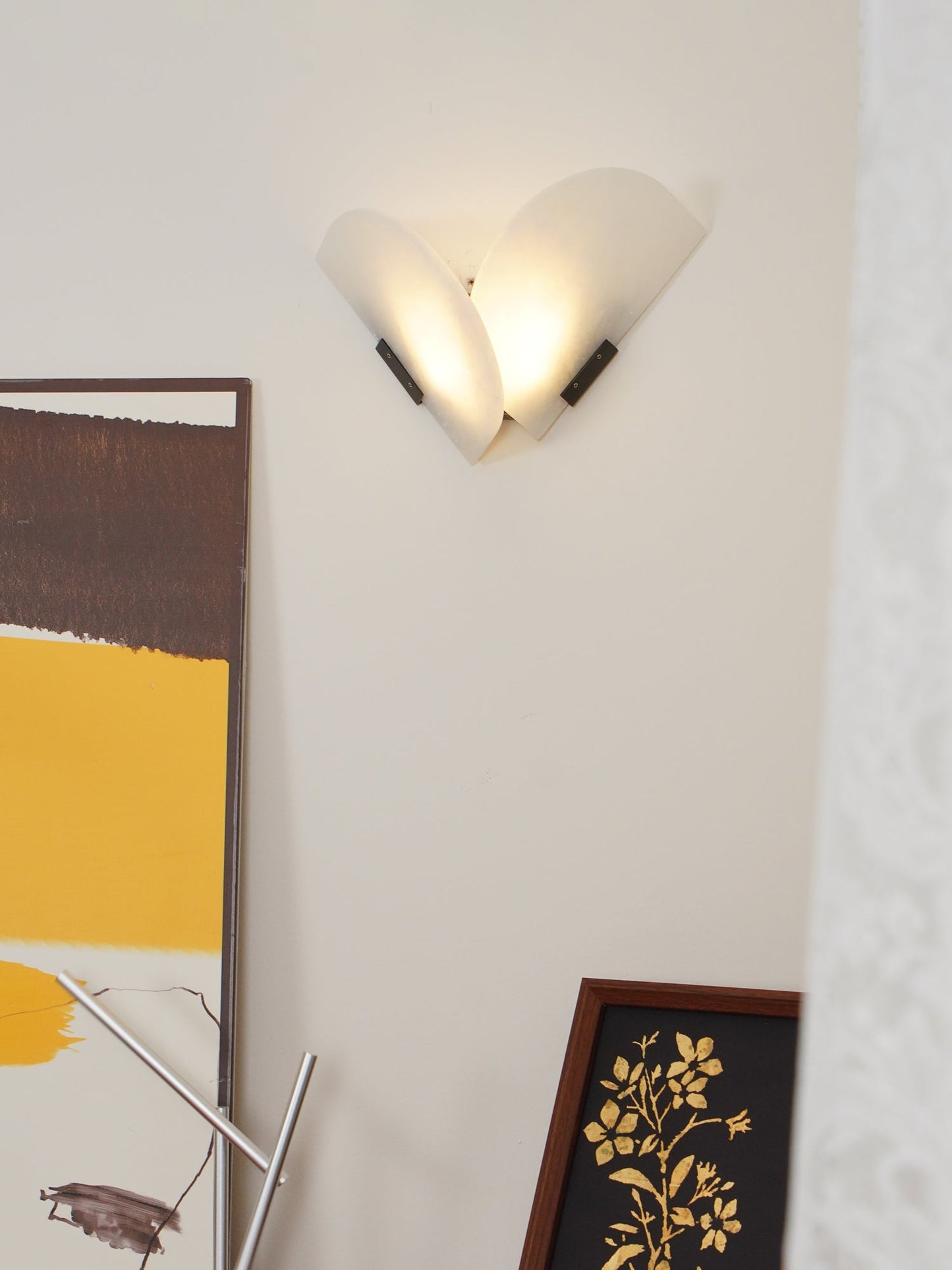 Fly Gaby Wall Lamp | Alabaster & Metal | White
