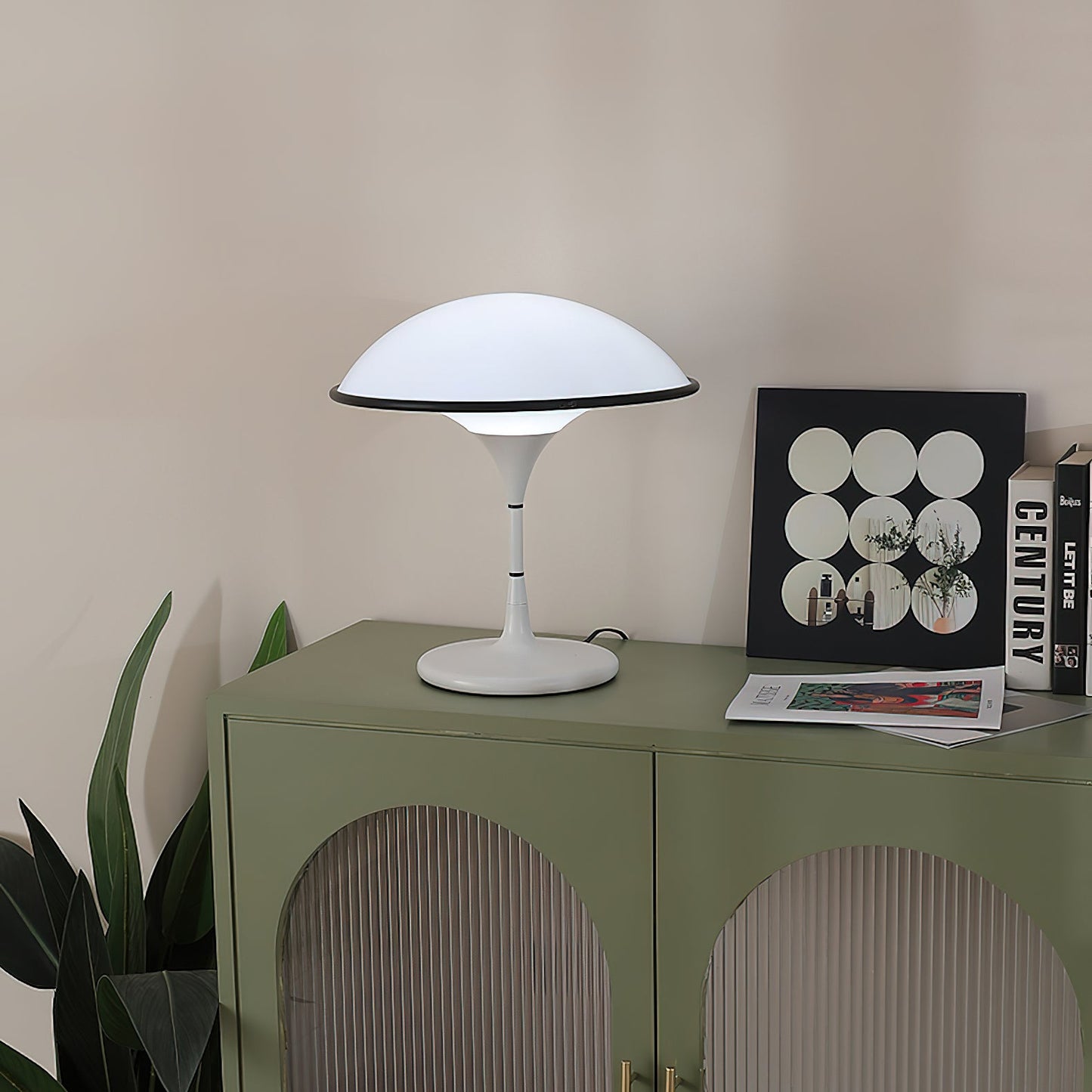 Fontana Table Lamp | Metal and Acrylic | Black or White