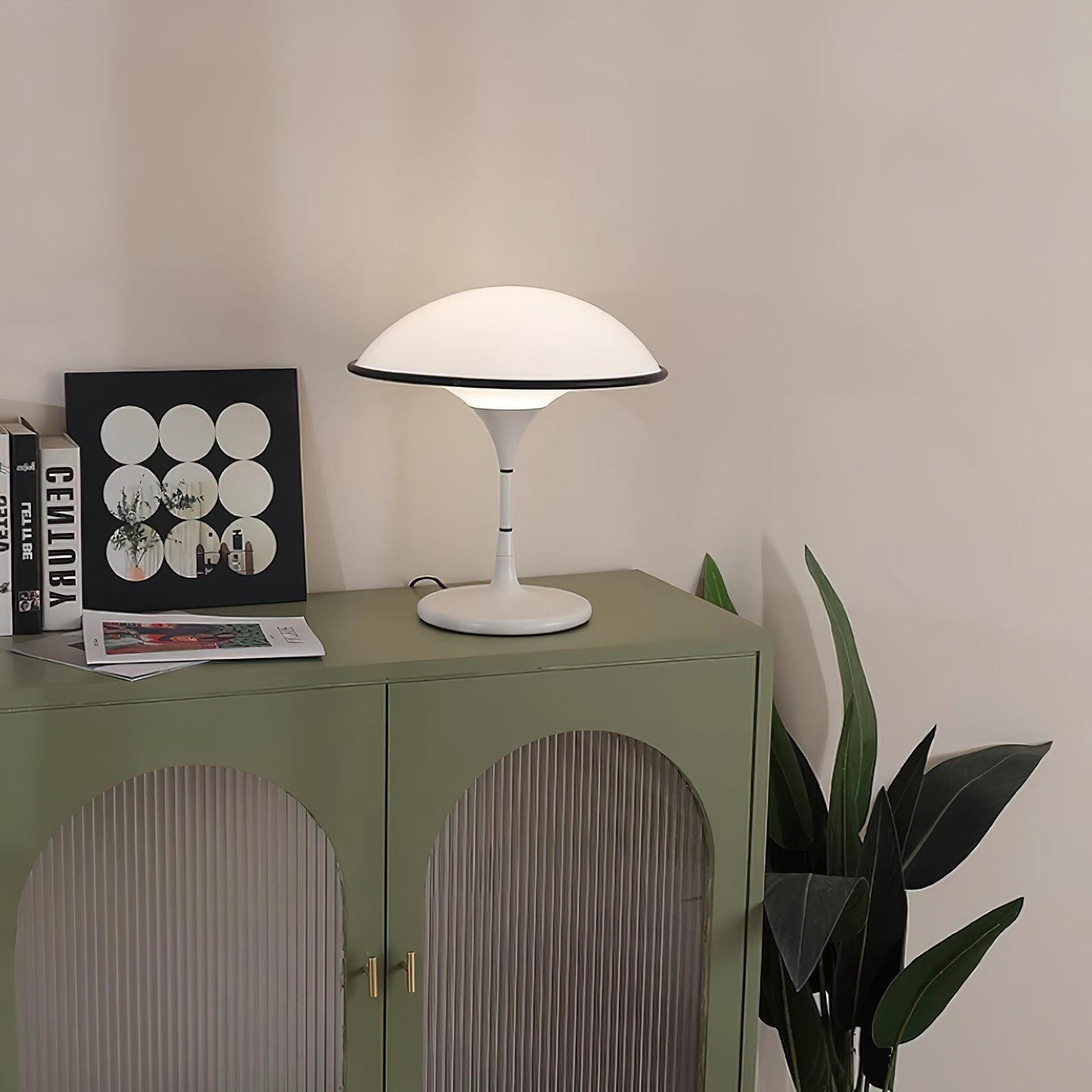 Fontana Table Lamp | Metal and Acrylic | Black or White