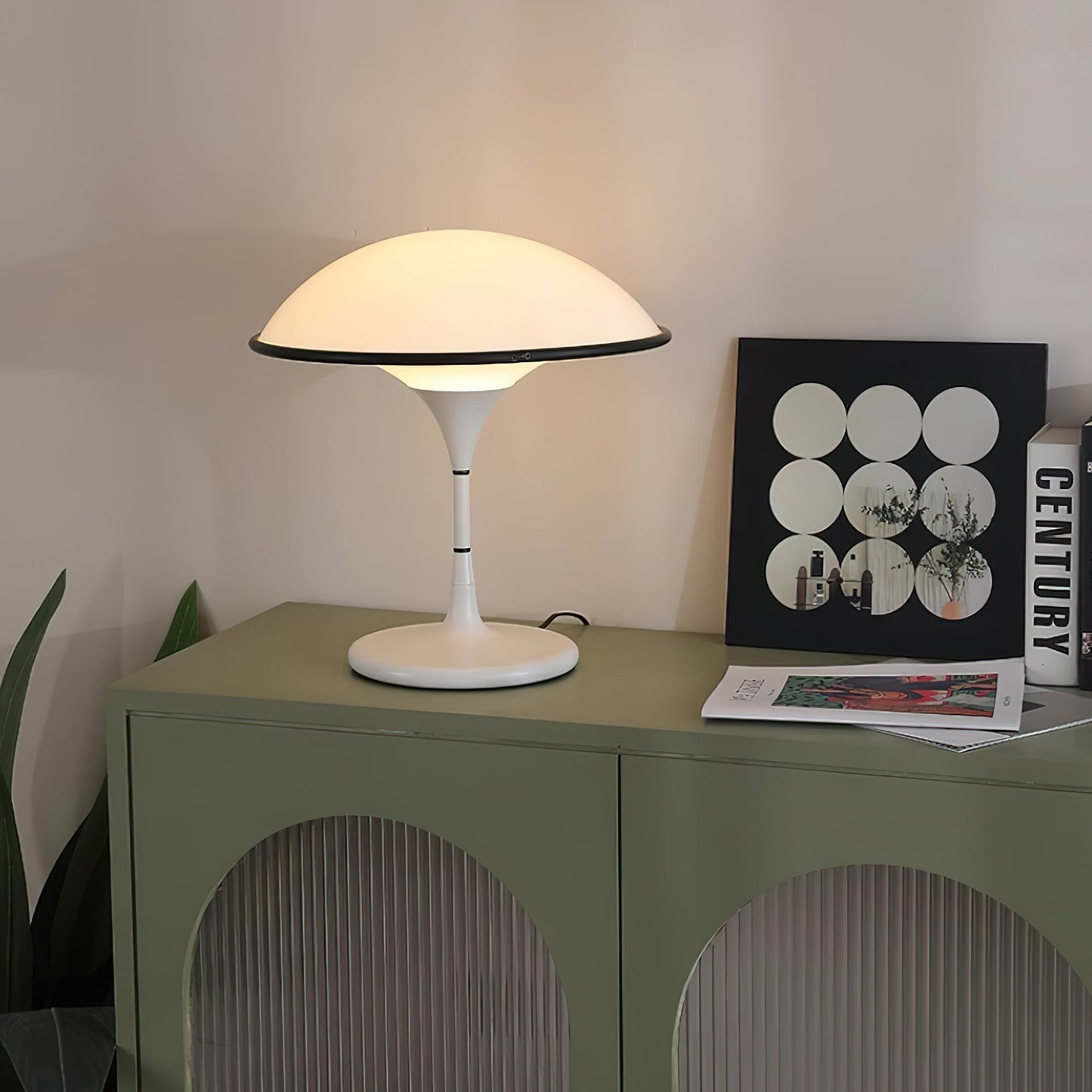 Fontana Table Lamp | Metal and Acrylic | Black or White