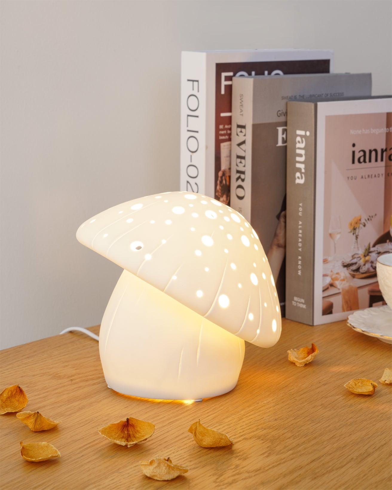 Fungo Table Lamp | Ceramic | White