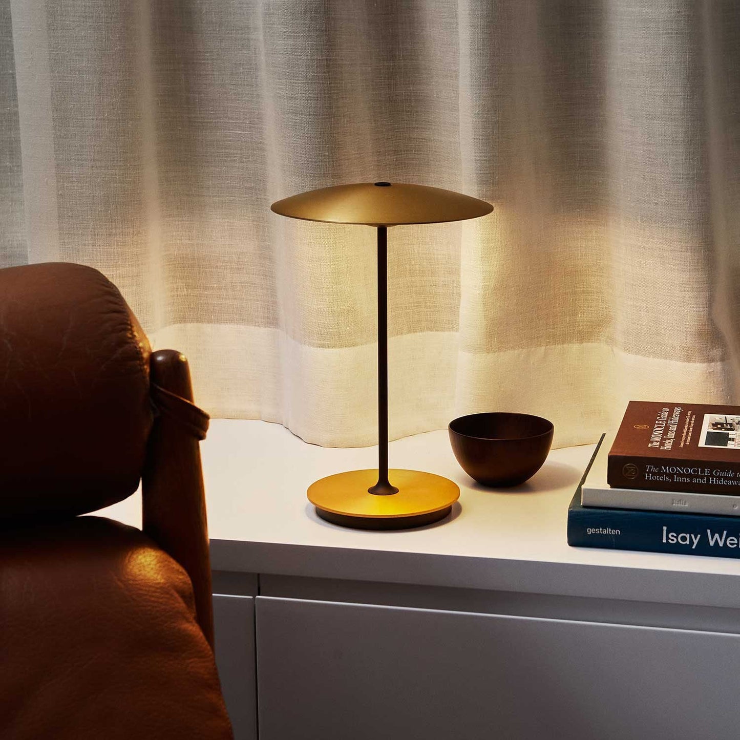 Ginger Table Light | Metal | Woodgrain and Matt Black