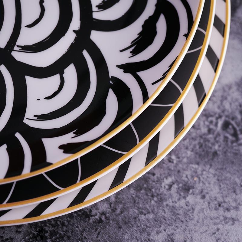 Illusion Plate | Fine Ceramic | Geometric Pattern